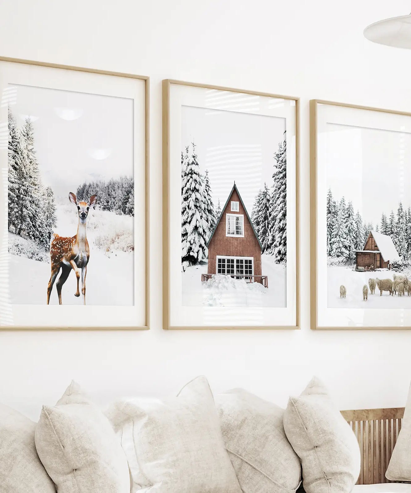 Rustikales Winter-Set aus 3 Wandkunstdrucken. Tiere, Blockhütte