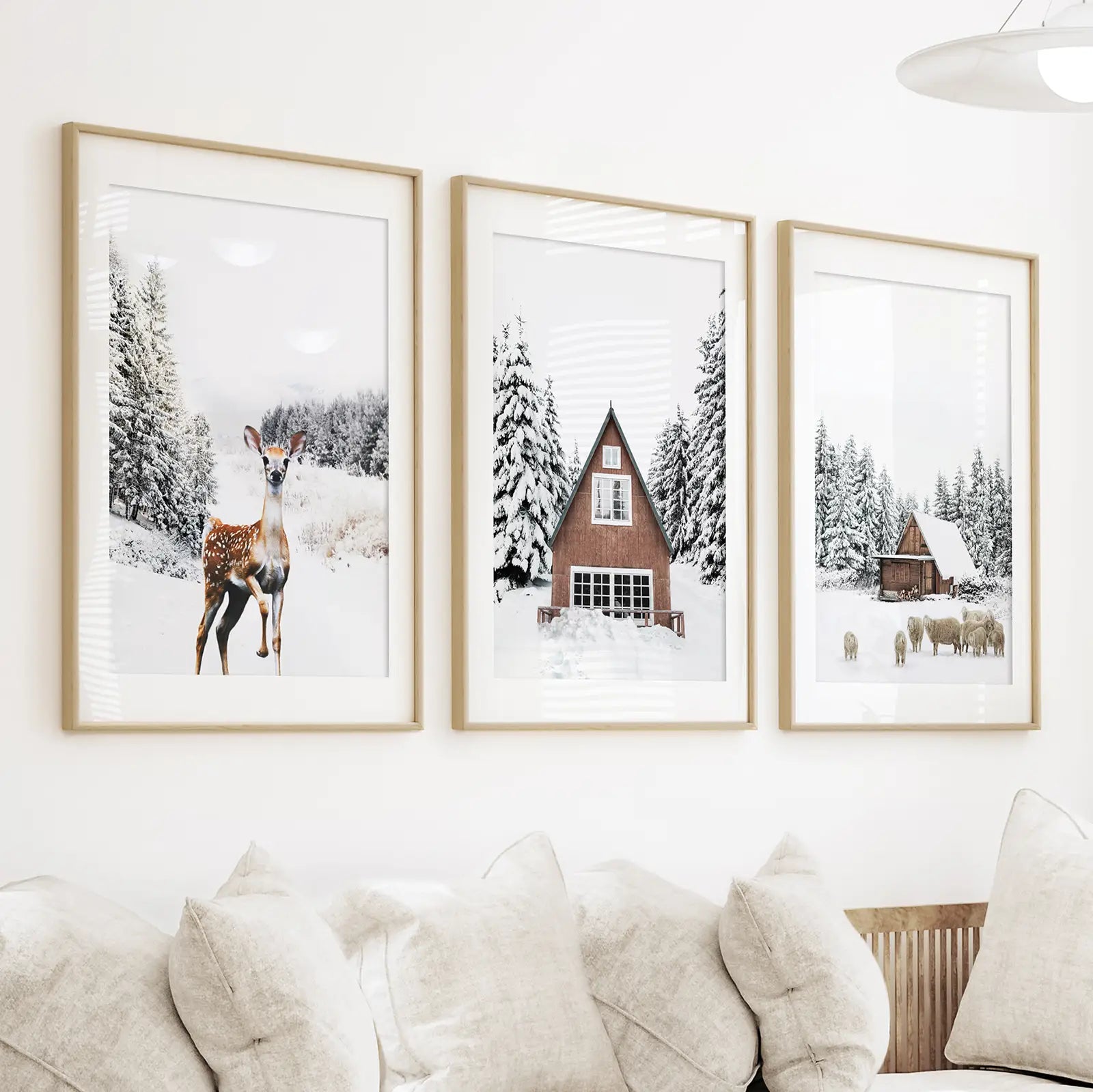 Rustikales Winter-Set aus 3 Wandkunstdrucken. Tiere, Blockhütte