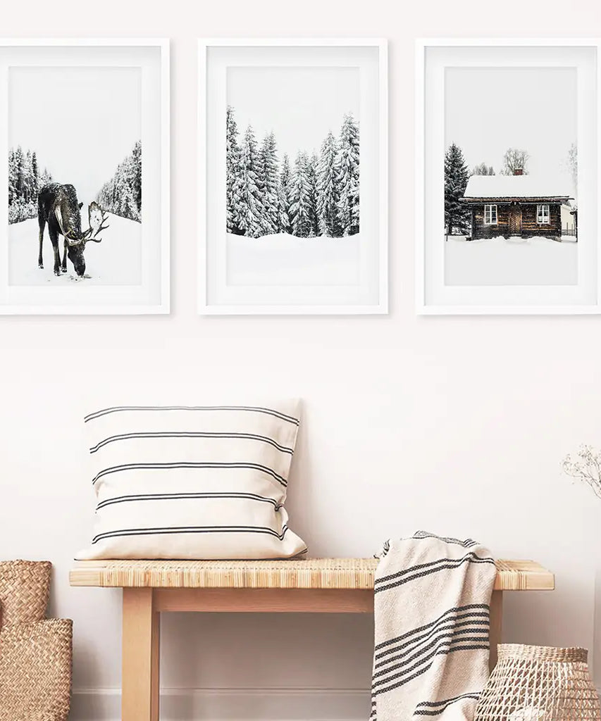 Winterliches Triptychon mit Elch, Blockhütte und Wald