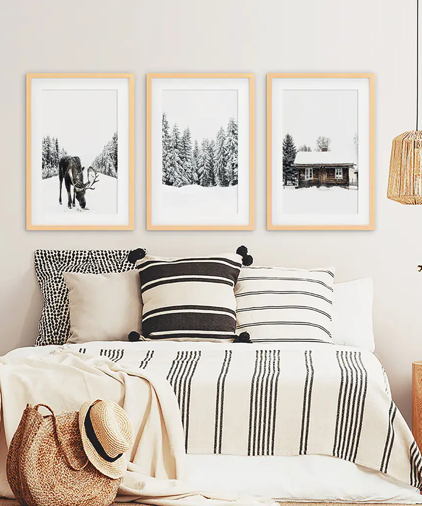 Winterliches Triptychon mit Elch, Blockhütte und Wald