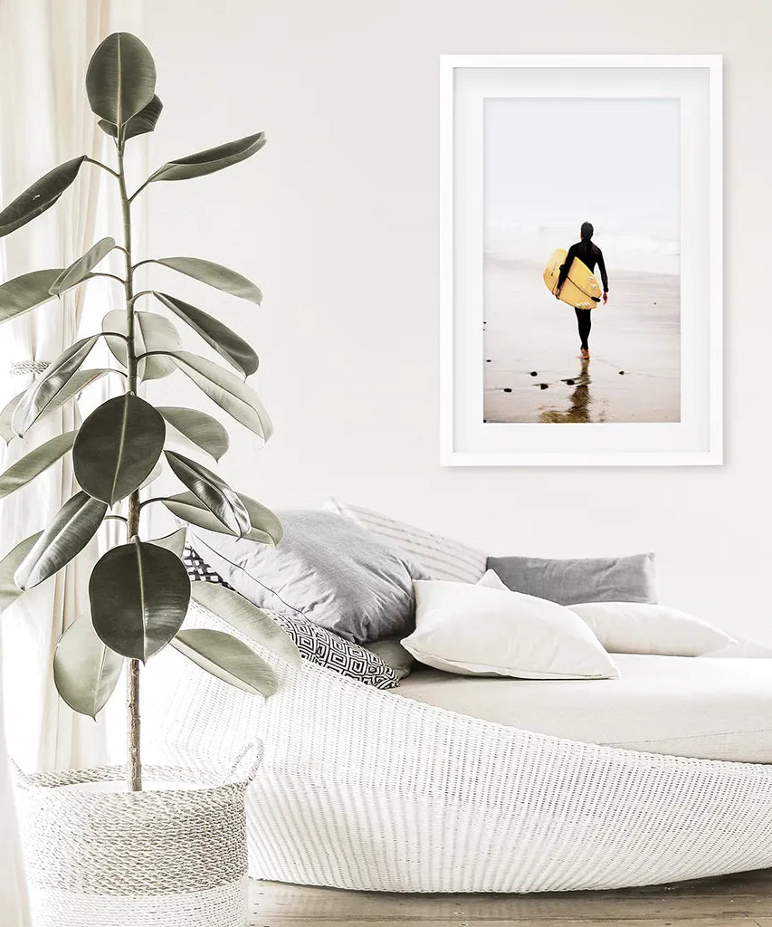 Gelbes Surfbrett Poster. Druck im Küstenlebensstil-Design