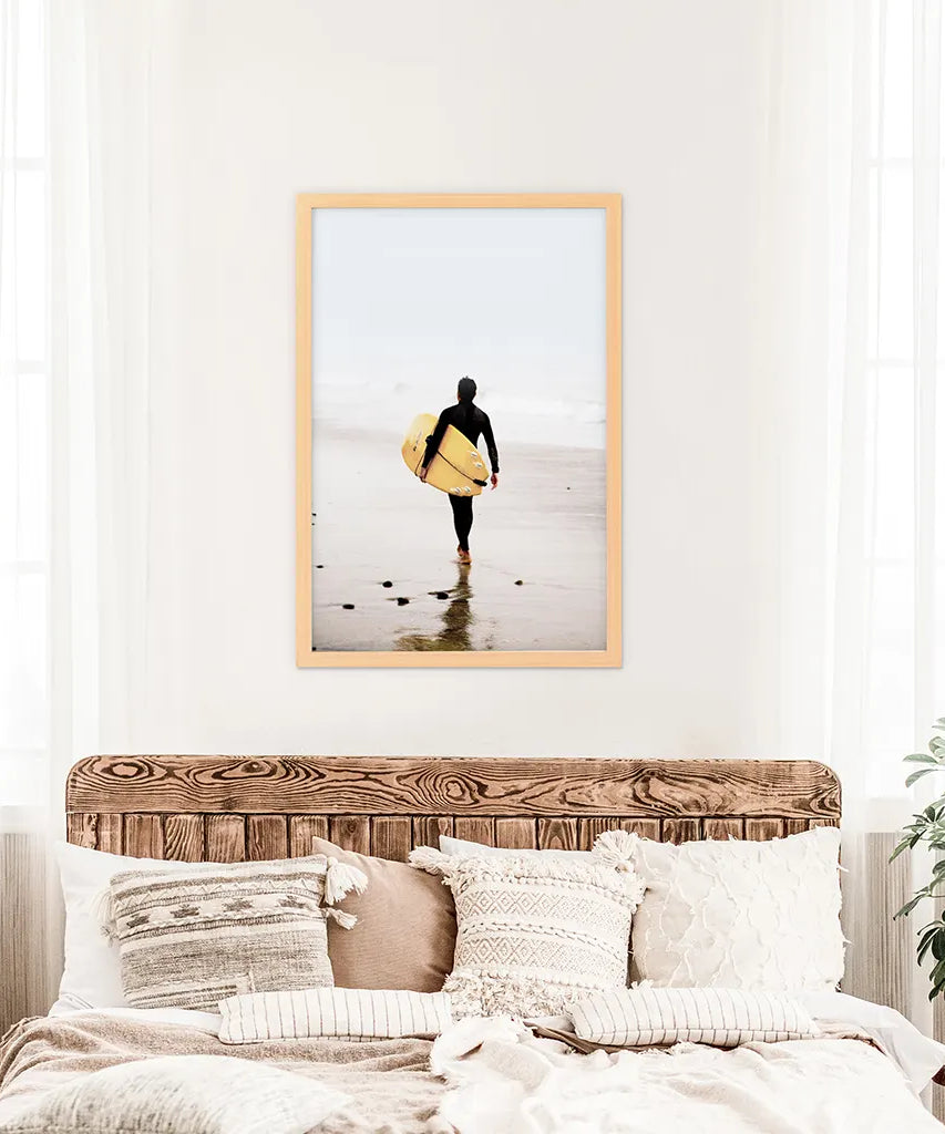 Gelbes Surfbrett Poster. Druck im Küstenlebensstil-Design