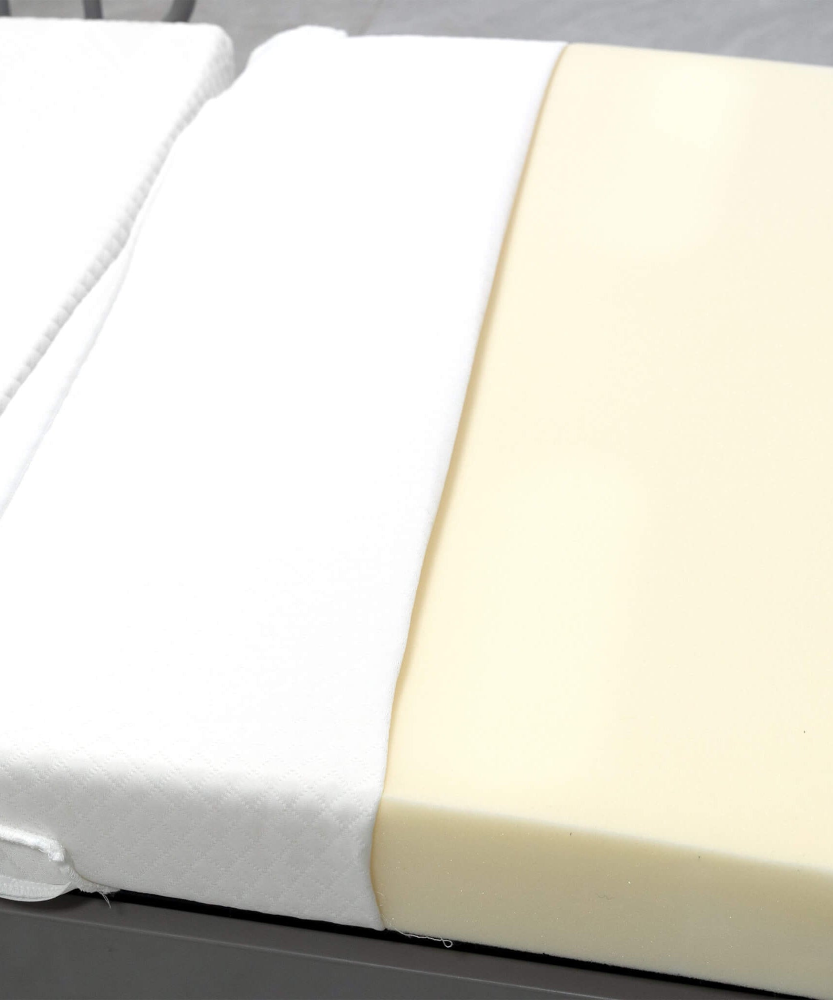 Electric Adjustable Hospital Bed With Remote Control And Memory Foam Mattress (SAK59613)