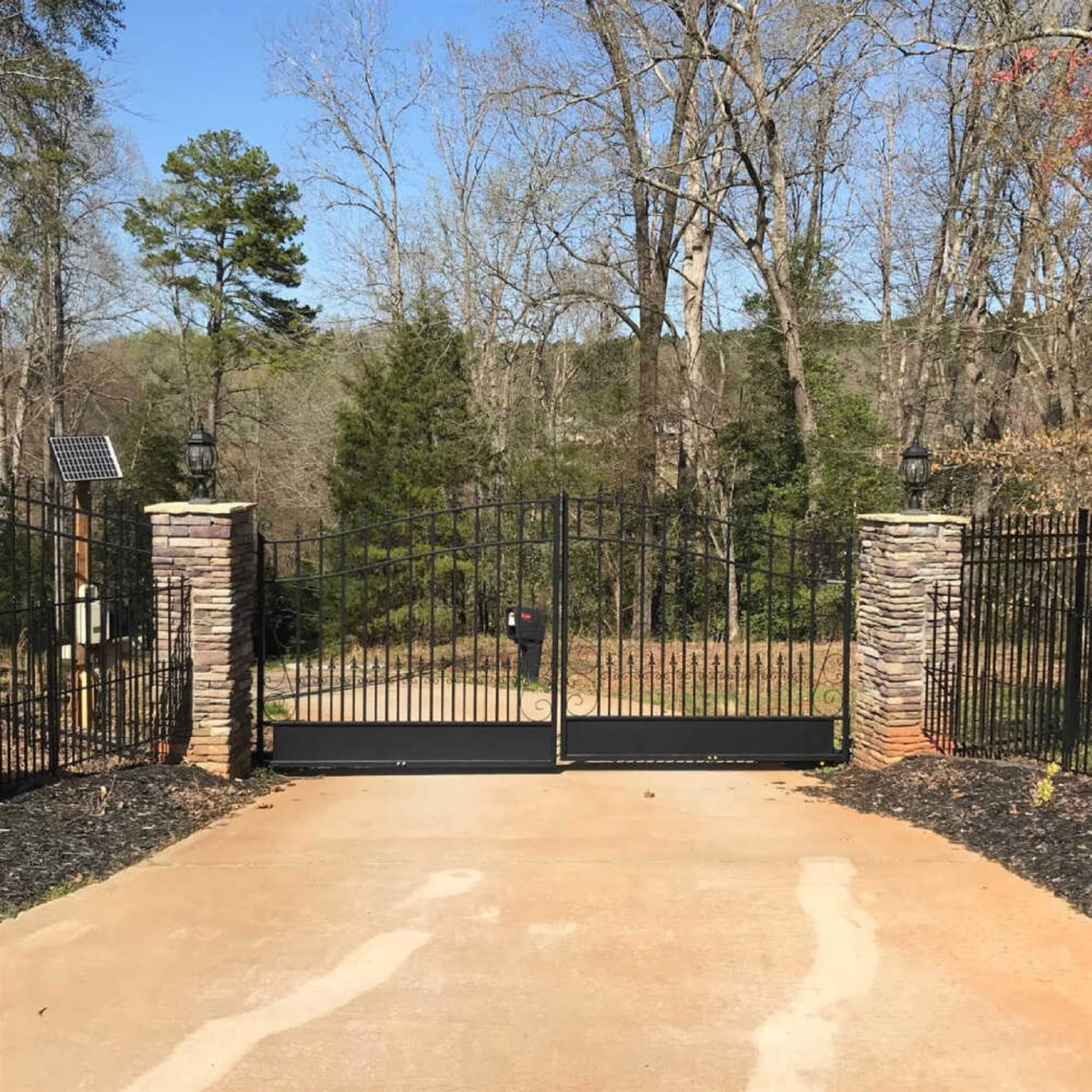 [12-18FT] Heavy-Duty Venice-Style Steel Dual-Swing Driveway Gate (SAK68025)