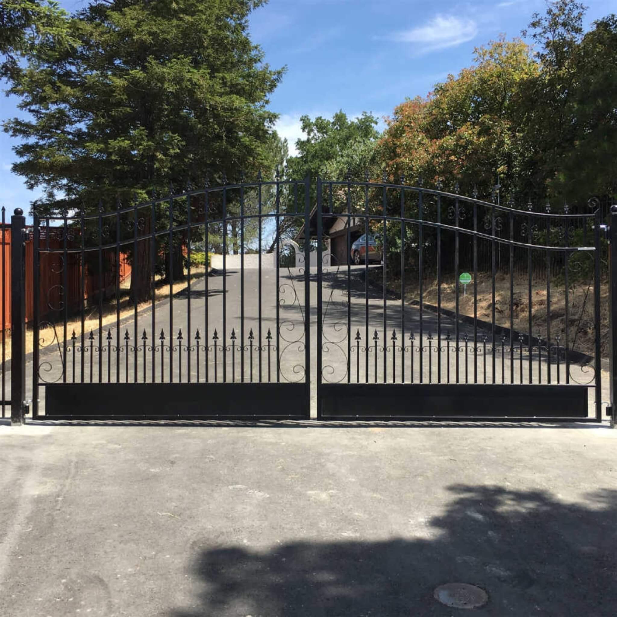 [12-18FT] Heavy-Duty Venice-Style Steel Dual-Swing Driveway Gate (SAK68025)