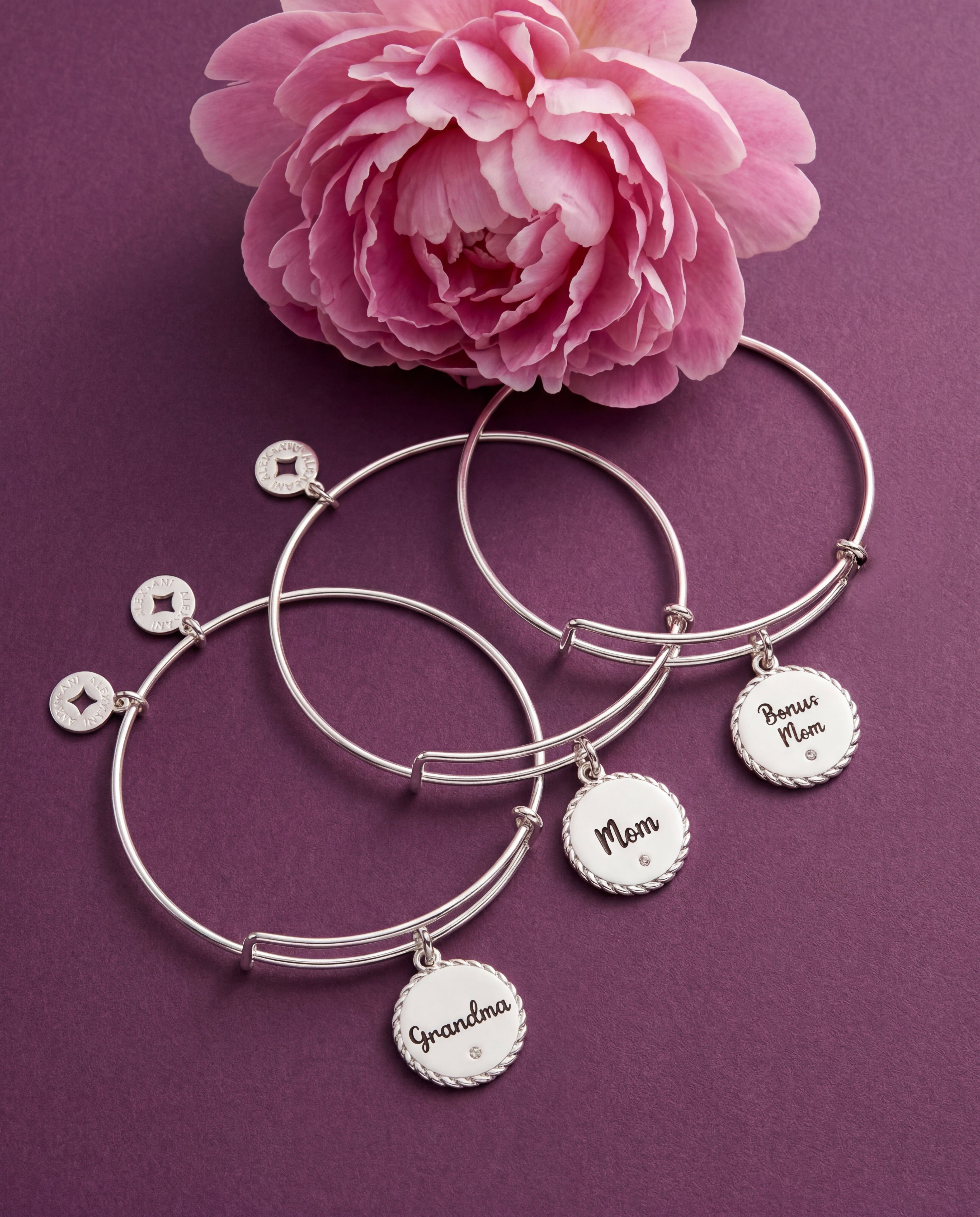 Mom 'Bonded By Love, Connected For Life' Charm Bangle