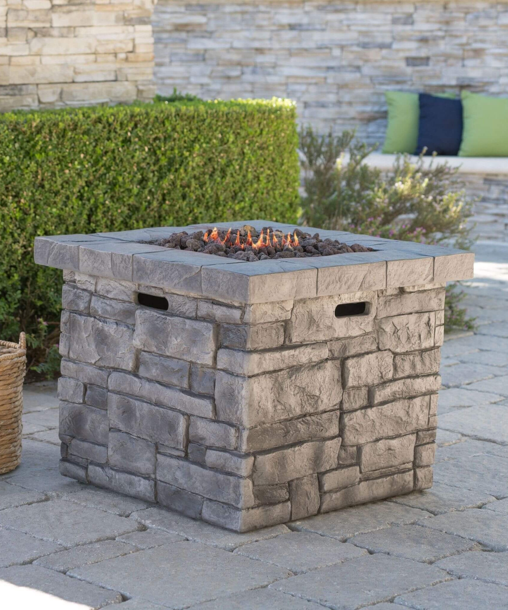 Alora 30-Inch Modern Outdoor 40K BTU Steel Frame Propane Fire Table With Lava Rocks (SAK12756)