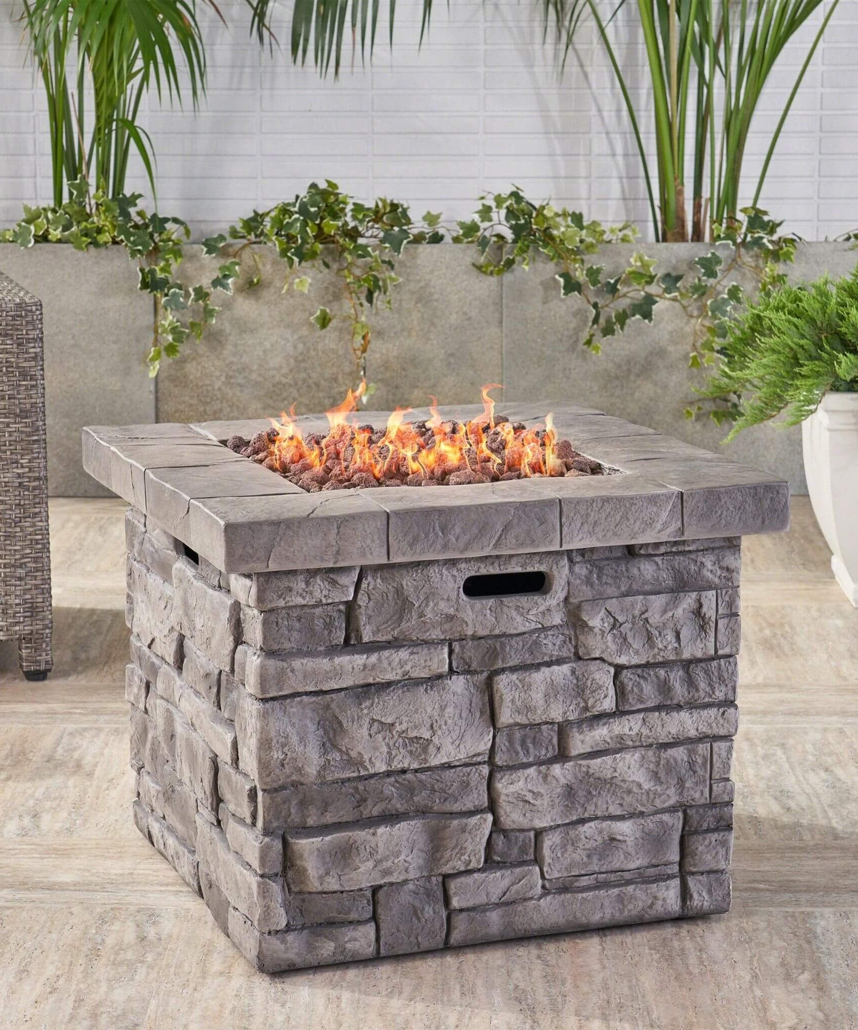 Alora 30-Inch Modern Outdoor 40K BTU Steel Frame Propane Fire Table With Lava Rocks (SAK12756)