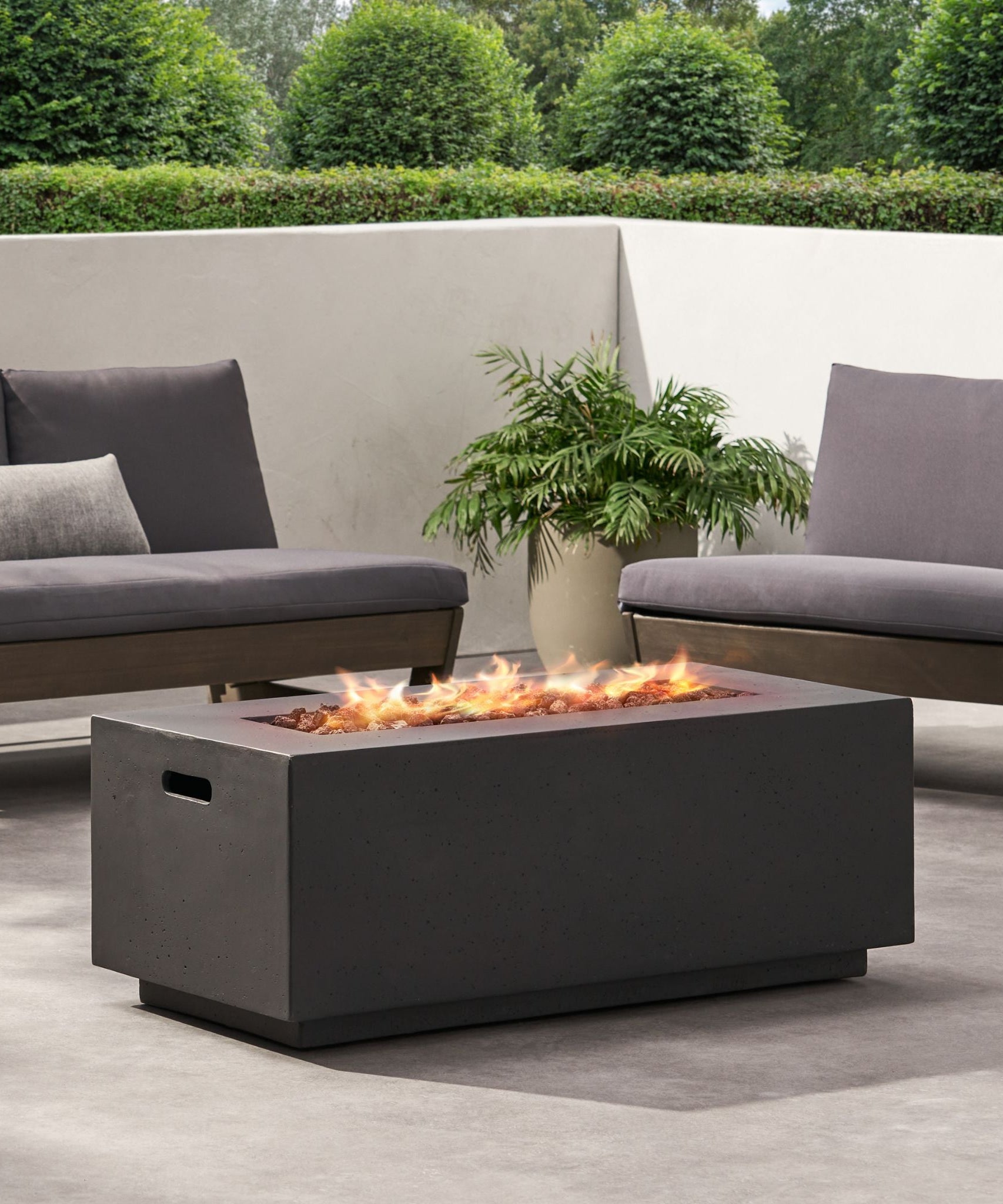Alora Premium Outdoor Contemporary 40K BTU Rectangular Propane Gas Fire Pit Table (SAK96153)