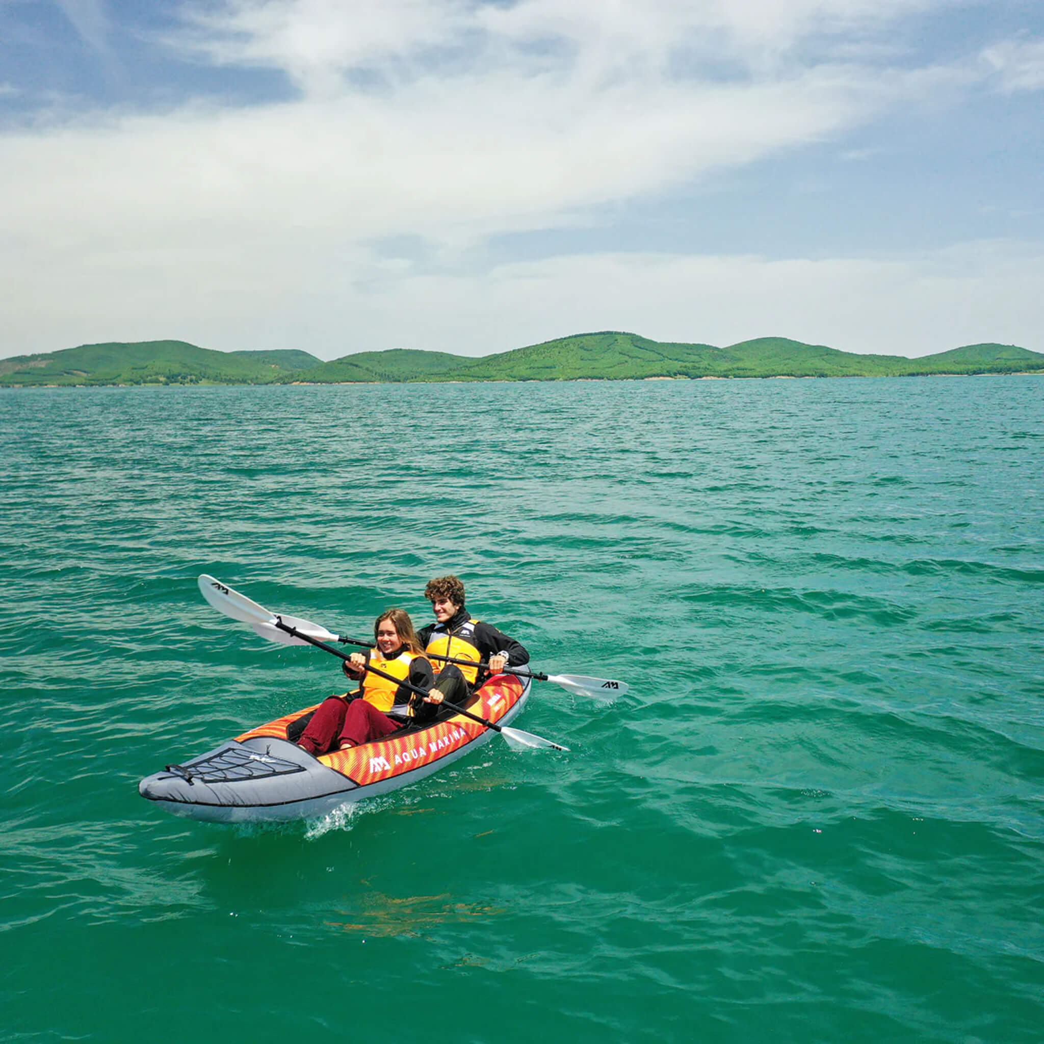 Aqua Marina Memba 390 Premium 12FT 2-Person Touring Kayak With DWF Deck And Paddles [ME-390] (SAK17282)