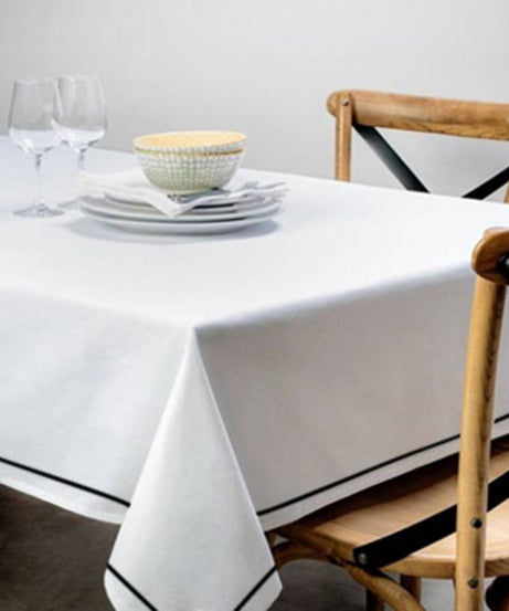 Single Embroidery Border Sateen Cotton Solid Table Cloth