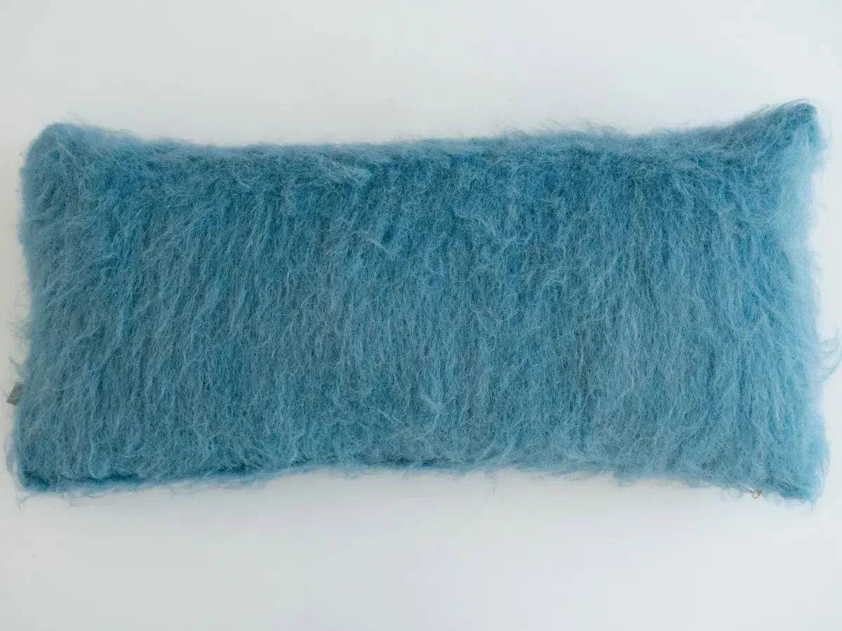 Himmelblaues handgewebtes Wollkissen – Gebürstete Textur