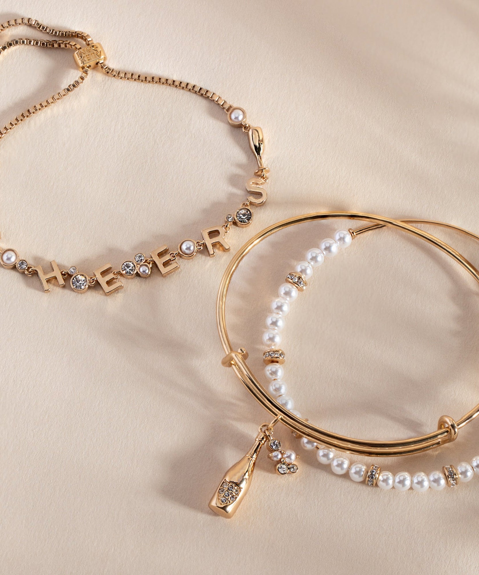 “Cheers” Champagne Inline Bolo Bracelet