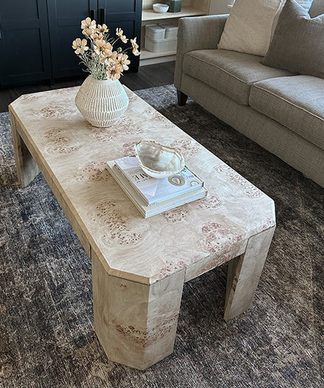 Couchtisch aus Maserholz vom Kunsthandwerker