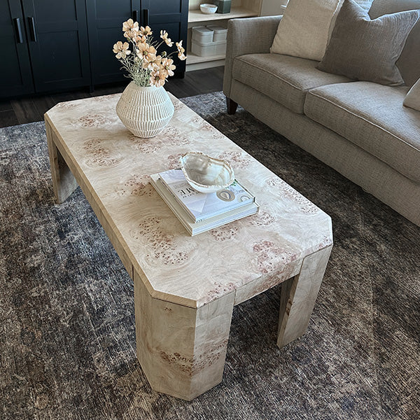 Couchtisch aus Maserholz vom Kunsthandwerker