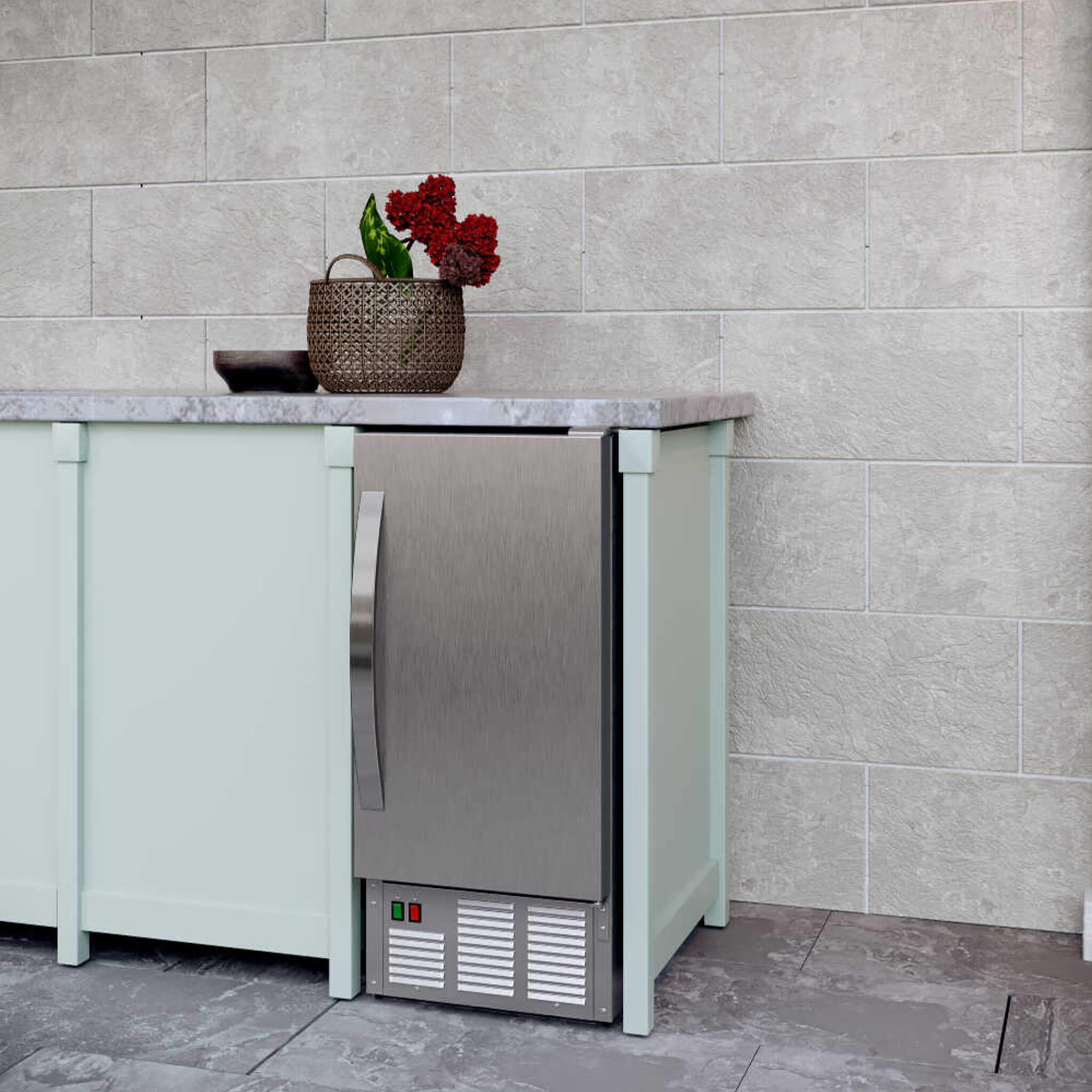 Edgestar 15-Inch Outdoor Undercounter Ice Maker W/ 50 LBS Daily Ice Production [OIM450SS] (SAK84720)