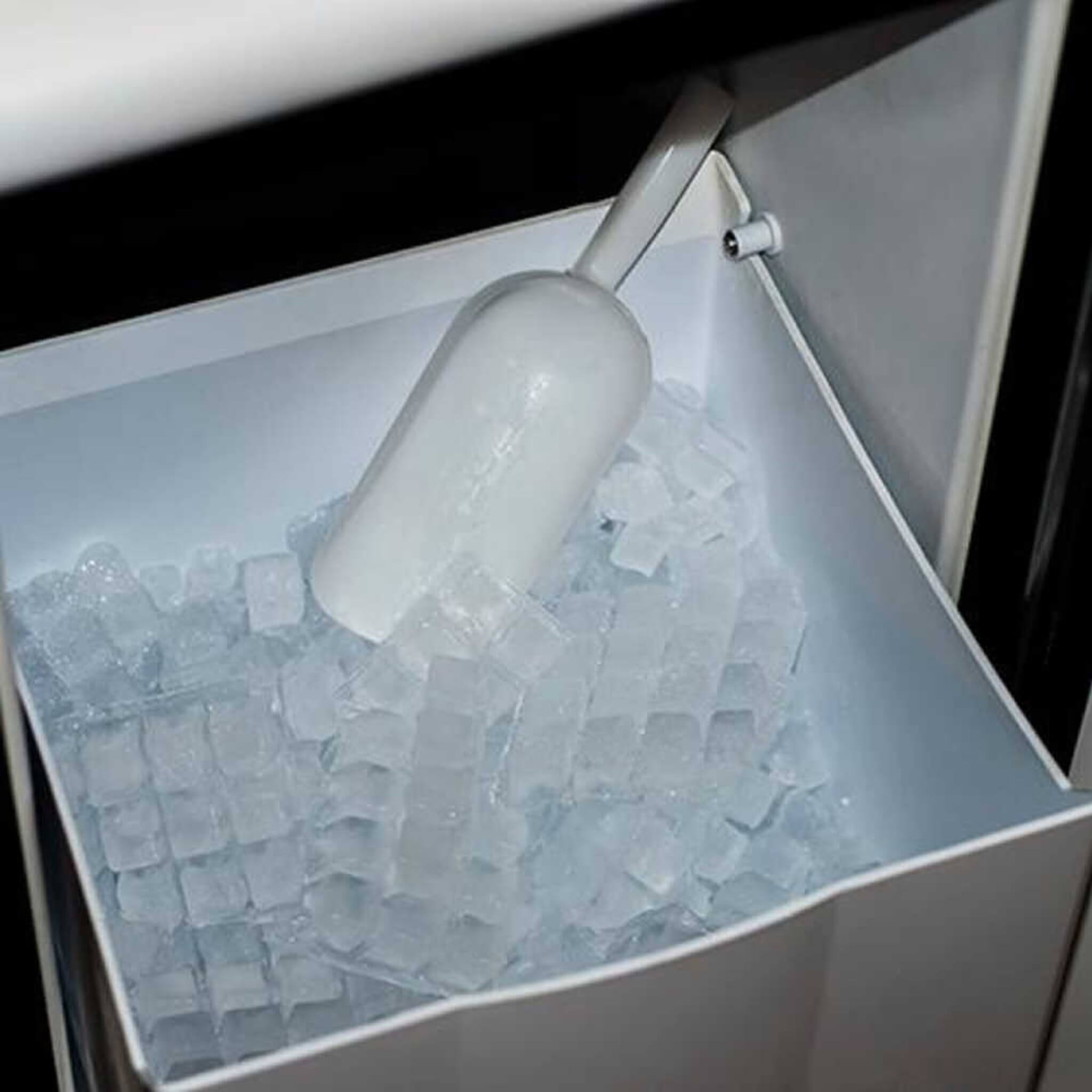 Edgestar 15-Inch Outdoor Undercounter Ice Maker W/ 50 LBS Daily Ice Production [OIM450SS] (SAK84720)