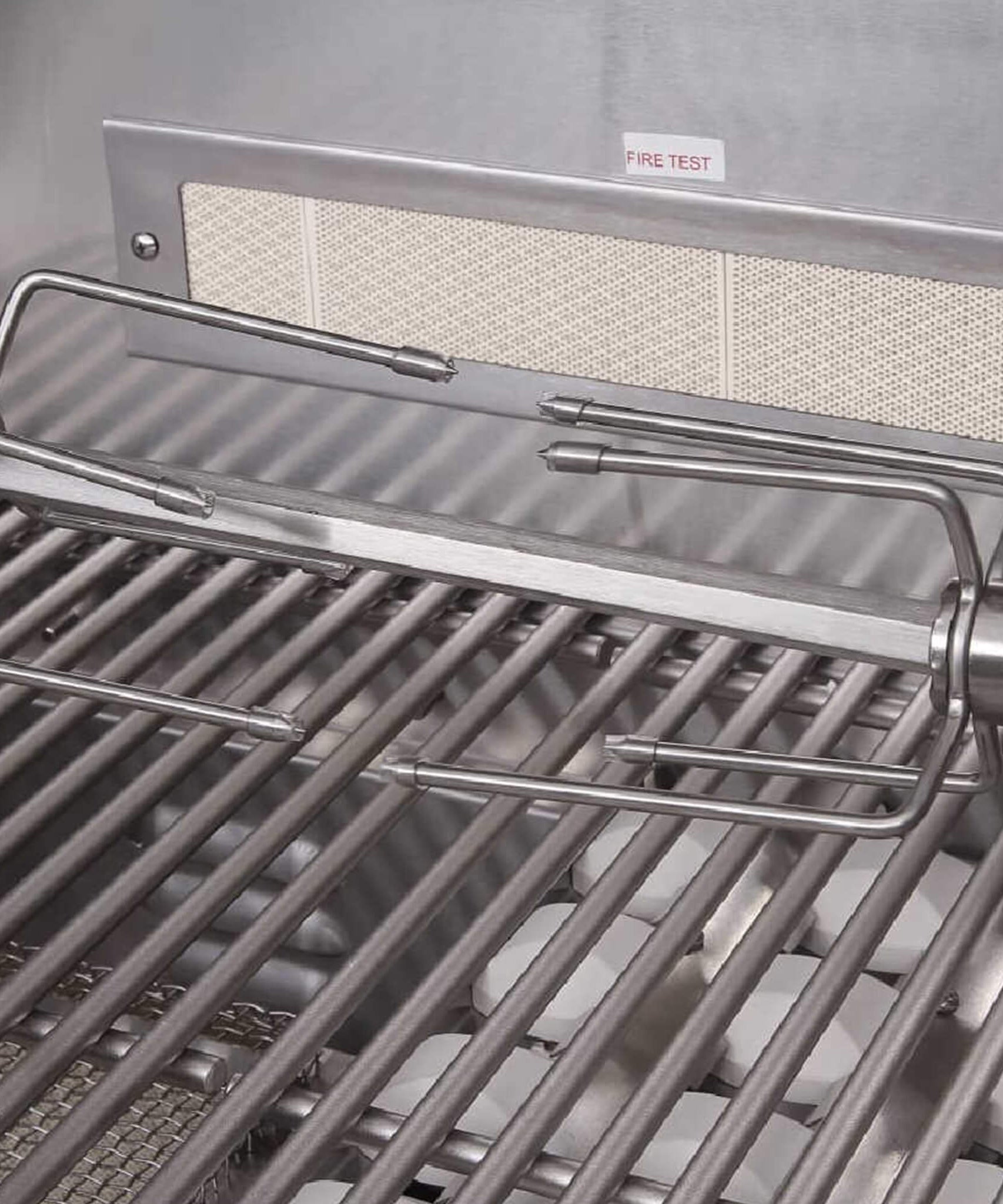 Edgestar 60K BTU 30-Inch Built-In Grill Kit With Insulated Jacket And Double Access Doors [GRL300IBKIT] (SAK82568)