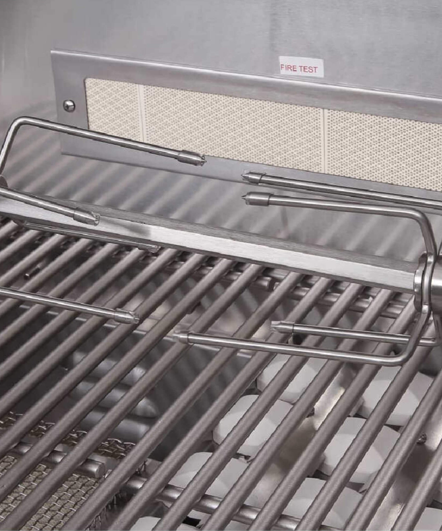 Edgestar 89K BTU 36-Inch Built-In Grill With Insulated Jacket And Double Access Doors [GRL360IBKIT] (SAK78429)