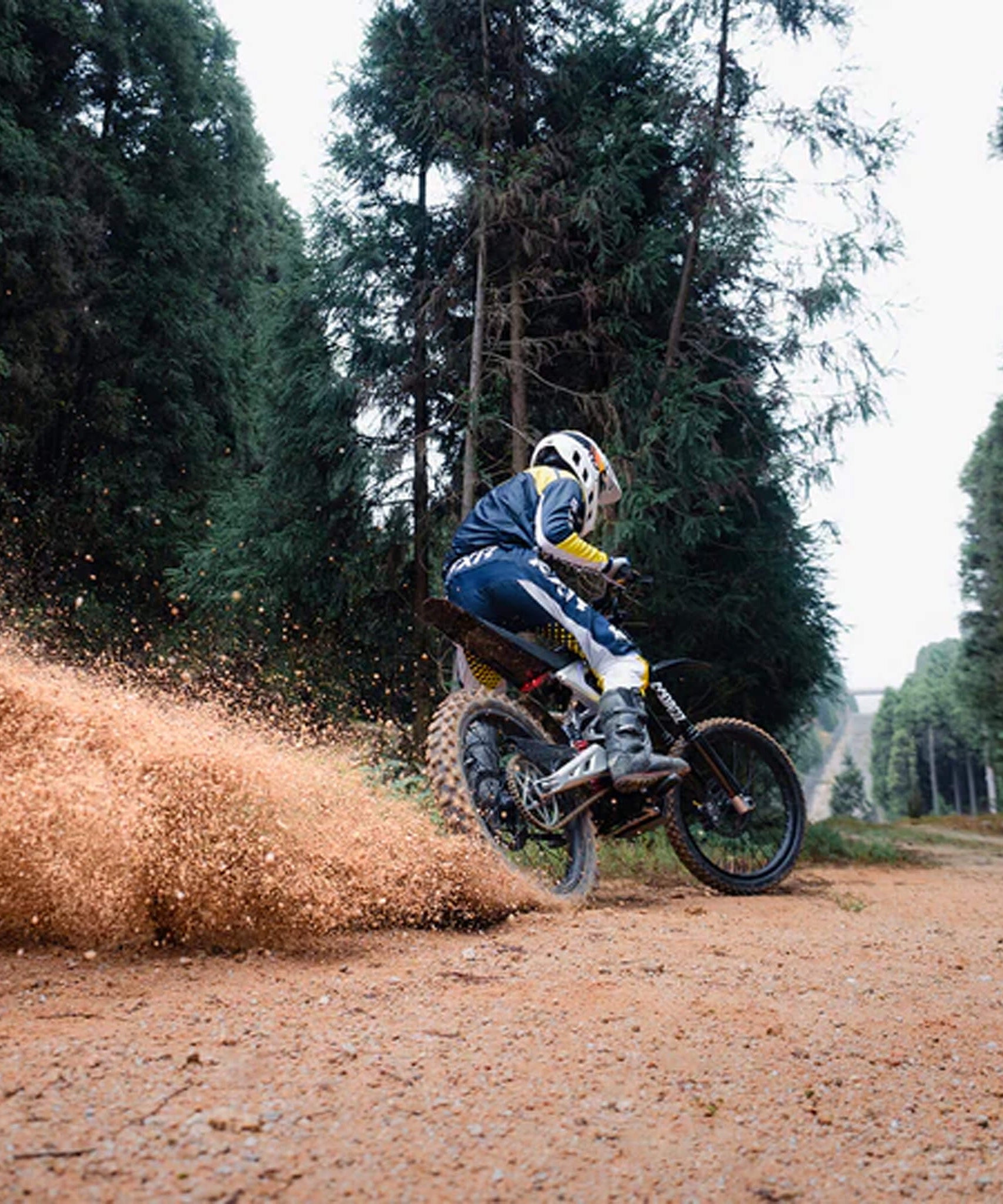 EKX M1 16.8KW 72V/50AH Premium Electric High-Strength Steel Pipe Off-Road Mountain Dirt Bike (SAK20957)