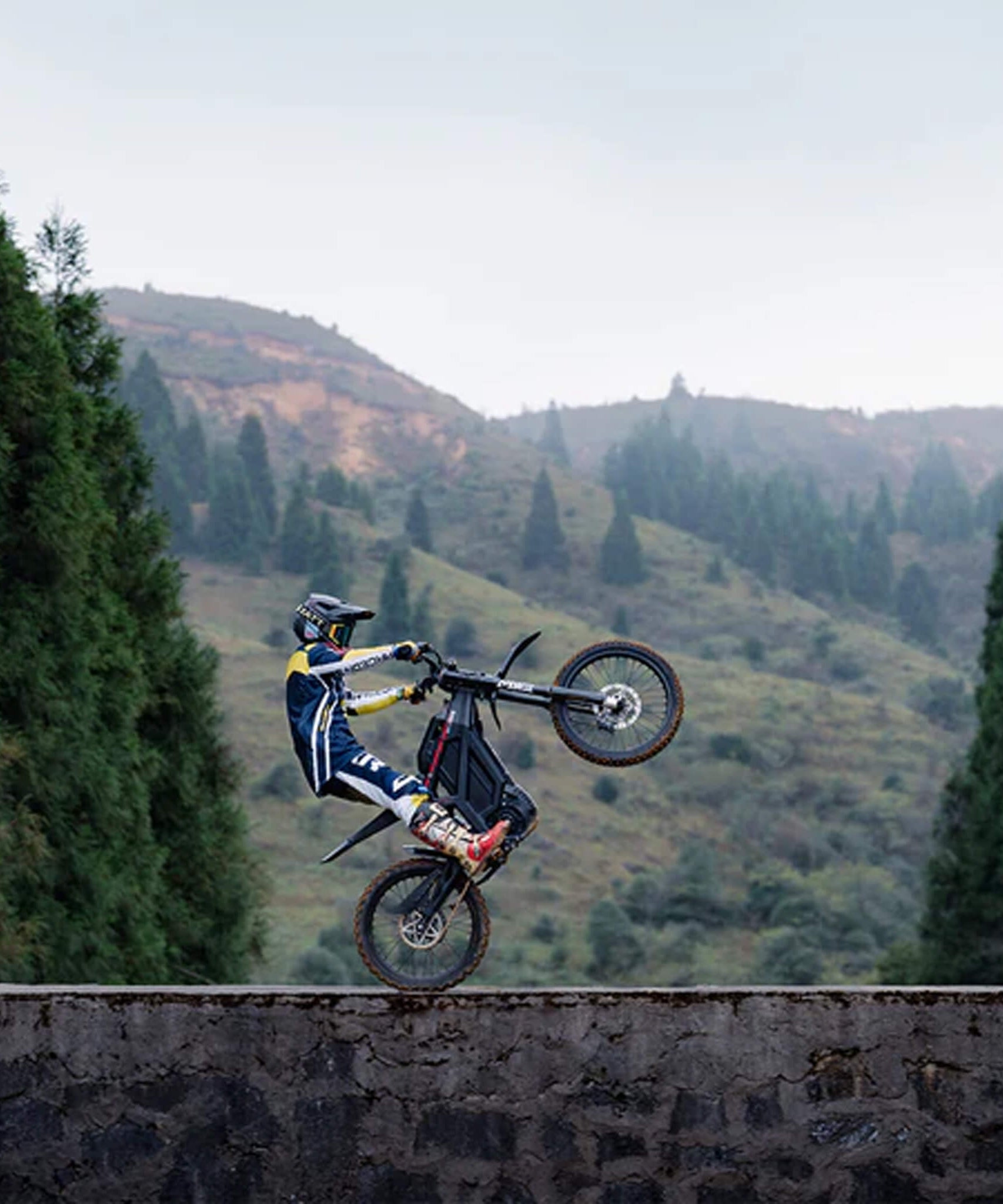 EKX M1 16.8KW 72V/50AH Premium Electric High-Strength Steel Pipe Off-Road Mountain Dirt Bike (SAK20957)
