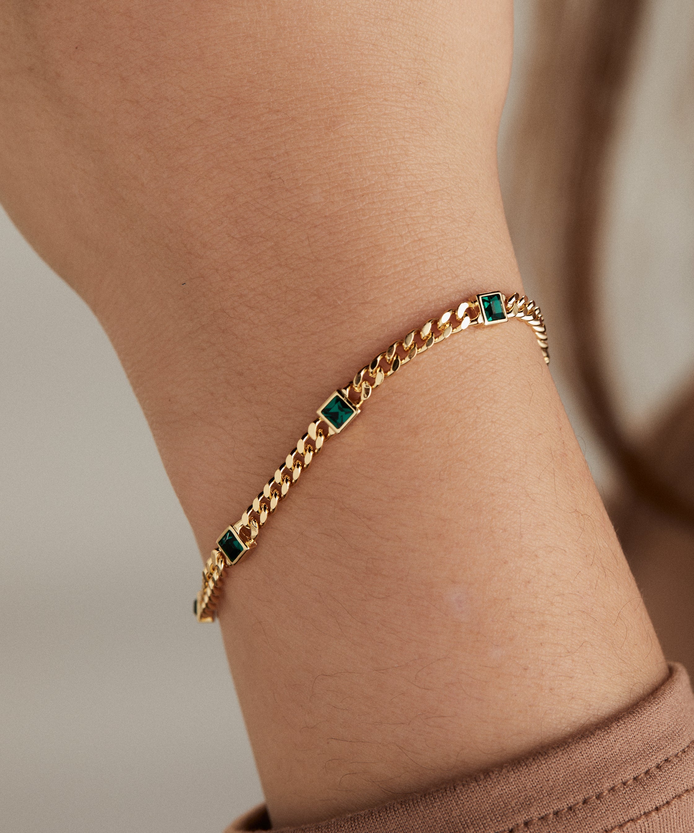 May Birthstone Emerald Curb Chain Bracelet