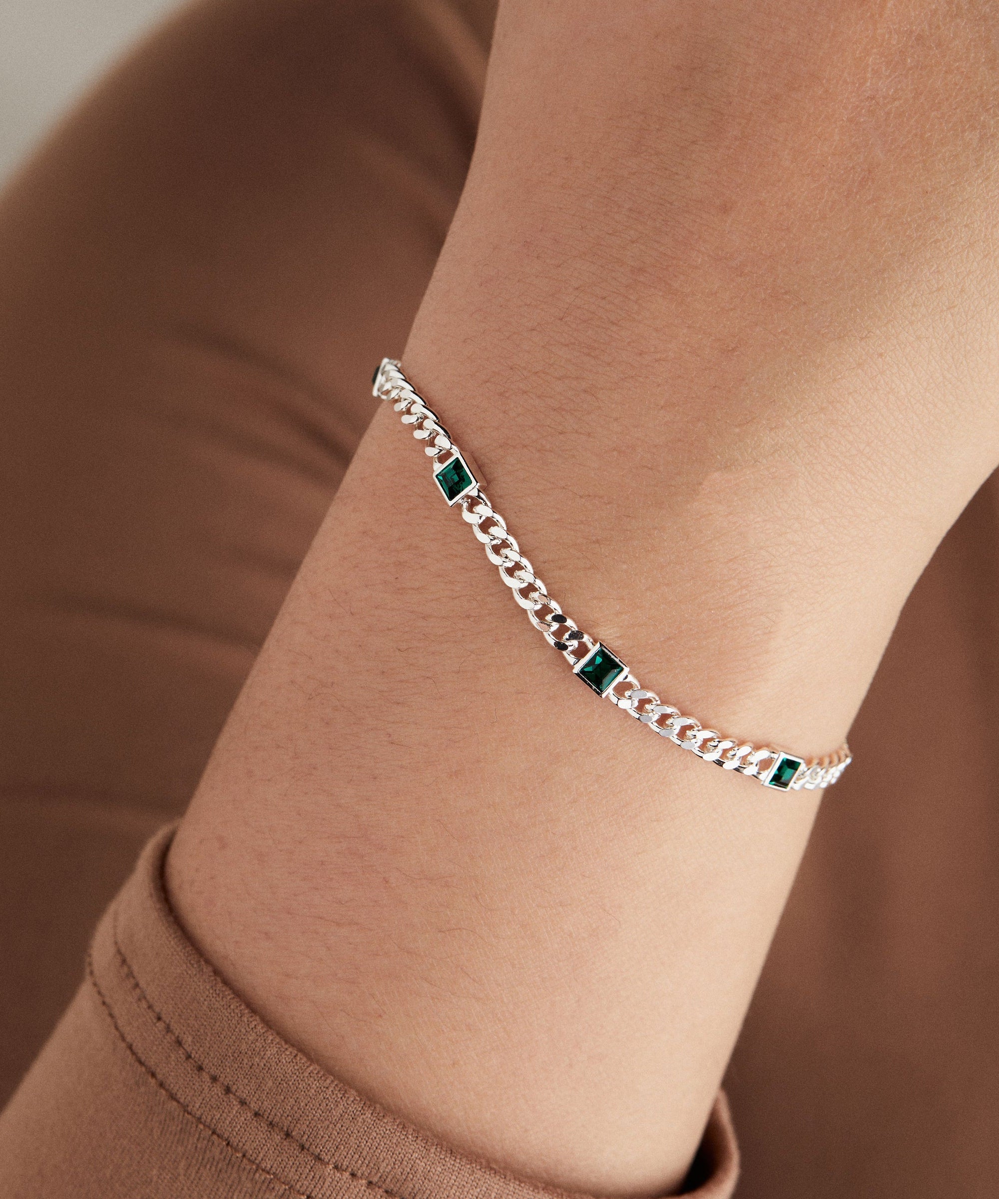 May Birthstone Emerald Curb Chain Bracelet