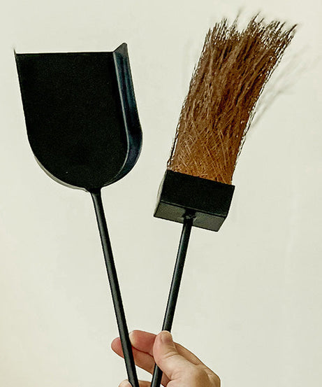 Kaminbesteck aus schwarzem Eisen mit Schaufel, Bürste und Zange