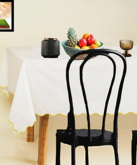 Waterproof Scallop Embroidery Polyester Table Cloth