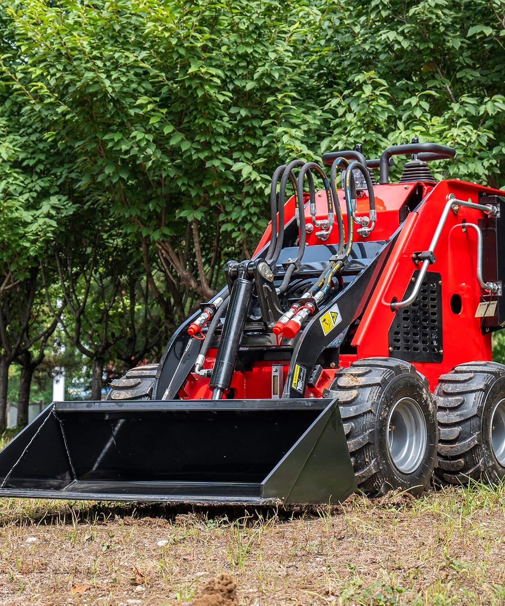 Heavy-Duty 13.5HP Mini Gas Skid Steer Loader With Wide Bucket (SAK69105)