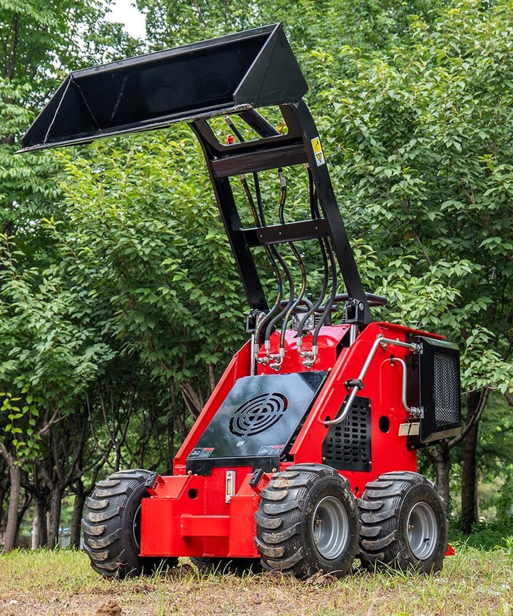 Heavy-Duty 13.5HP Mini Gas Skid Steer Loader With Wide Bucket (SAK69105)