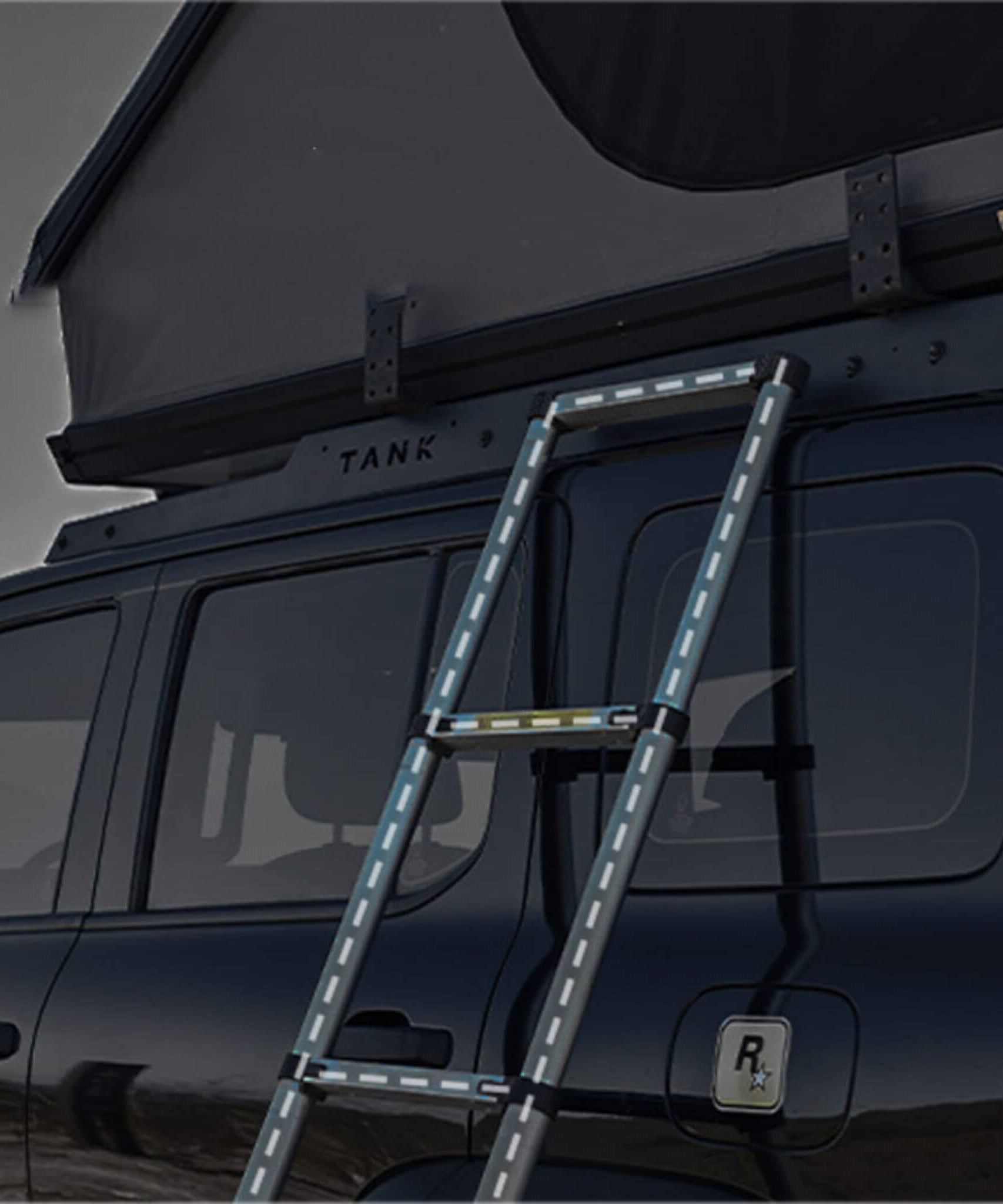 Trailora Altitude Heavy-Duty Hard-Shell Rooftop Tent With Ladder [2-3 Person] (SAK93120)