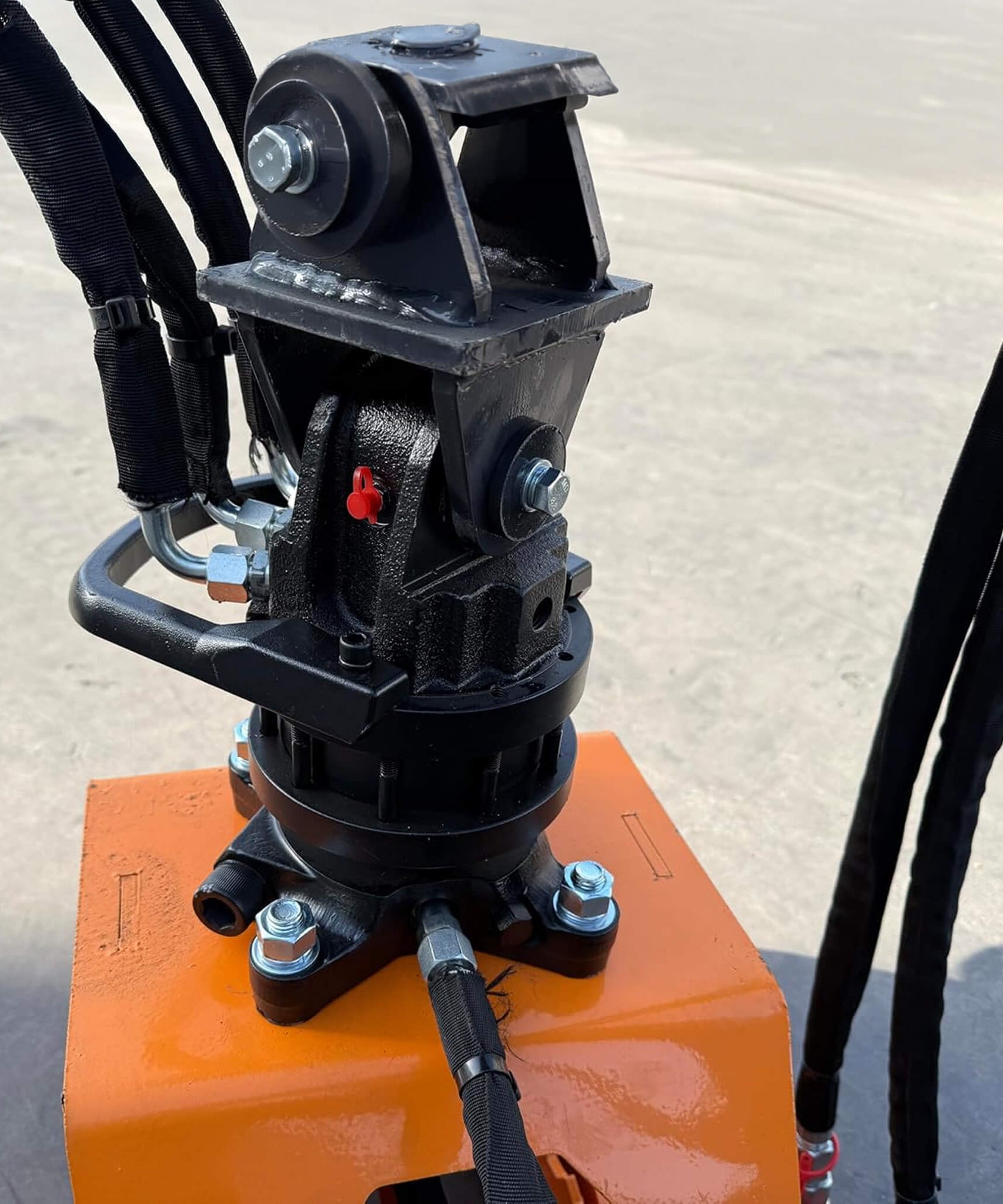 Heavy-Duty 360-Degree Rotating Log Grapple Skid Steer Attachment (SAK43867)