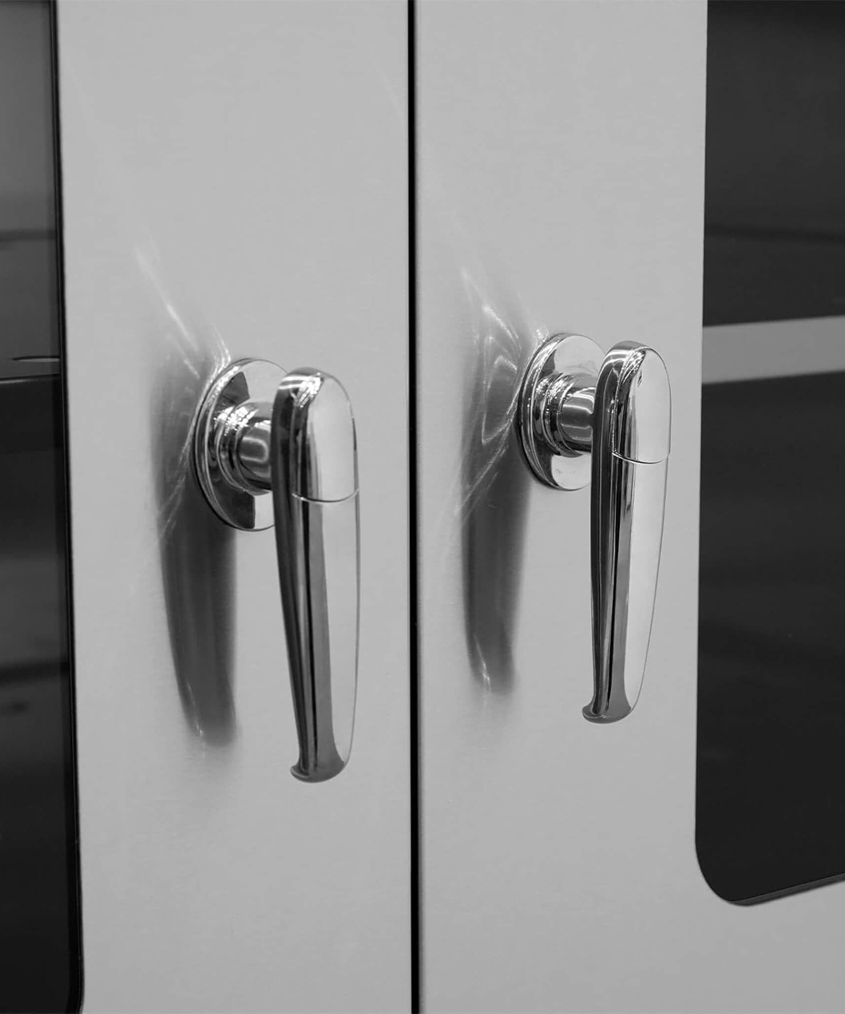 Heavy-Duty 377-Gallon Stainless Steel Nitrogen Dry Cabinet [1-60% RH] (SAK48625)