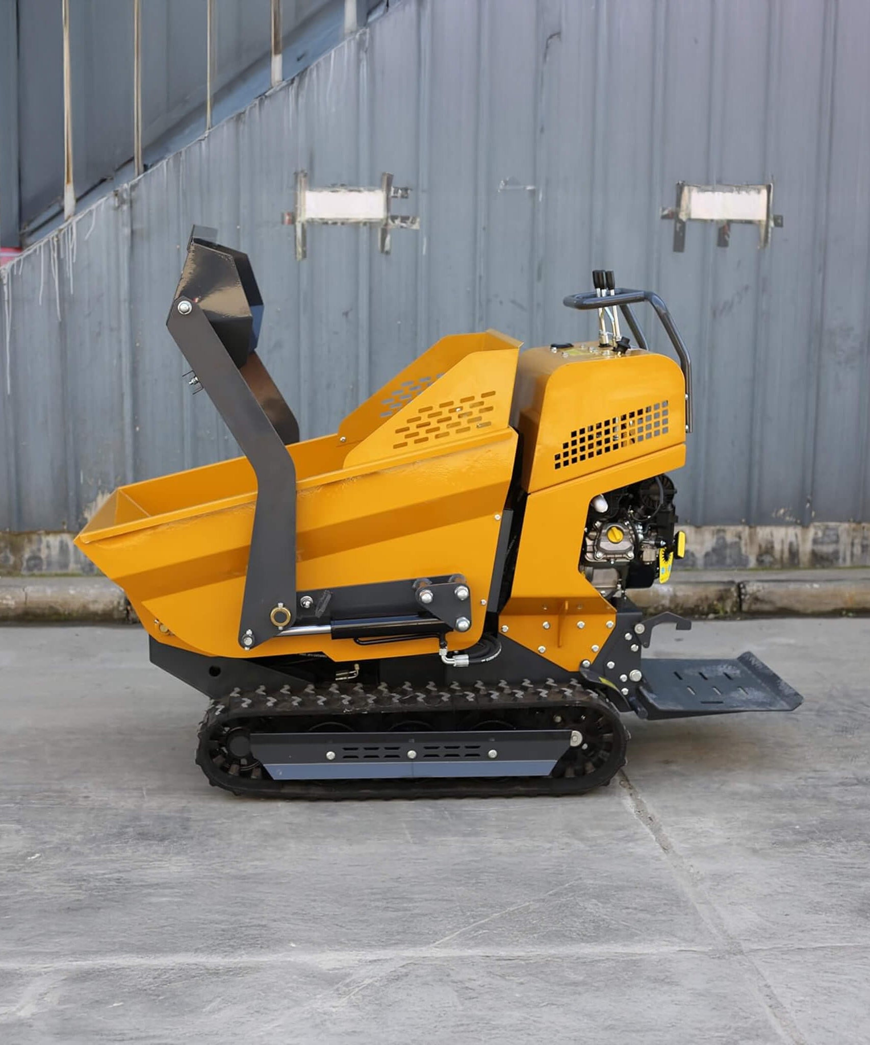 Heavy-Duty 6.5HP 1100LBS Tracked Hydraulic Dumper With Shovel (SAK62780)