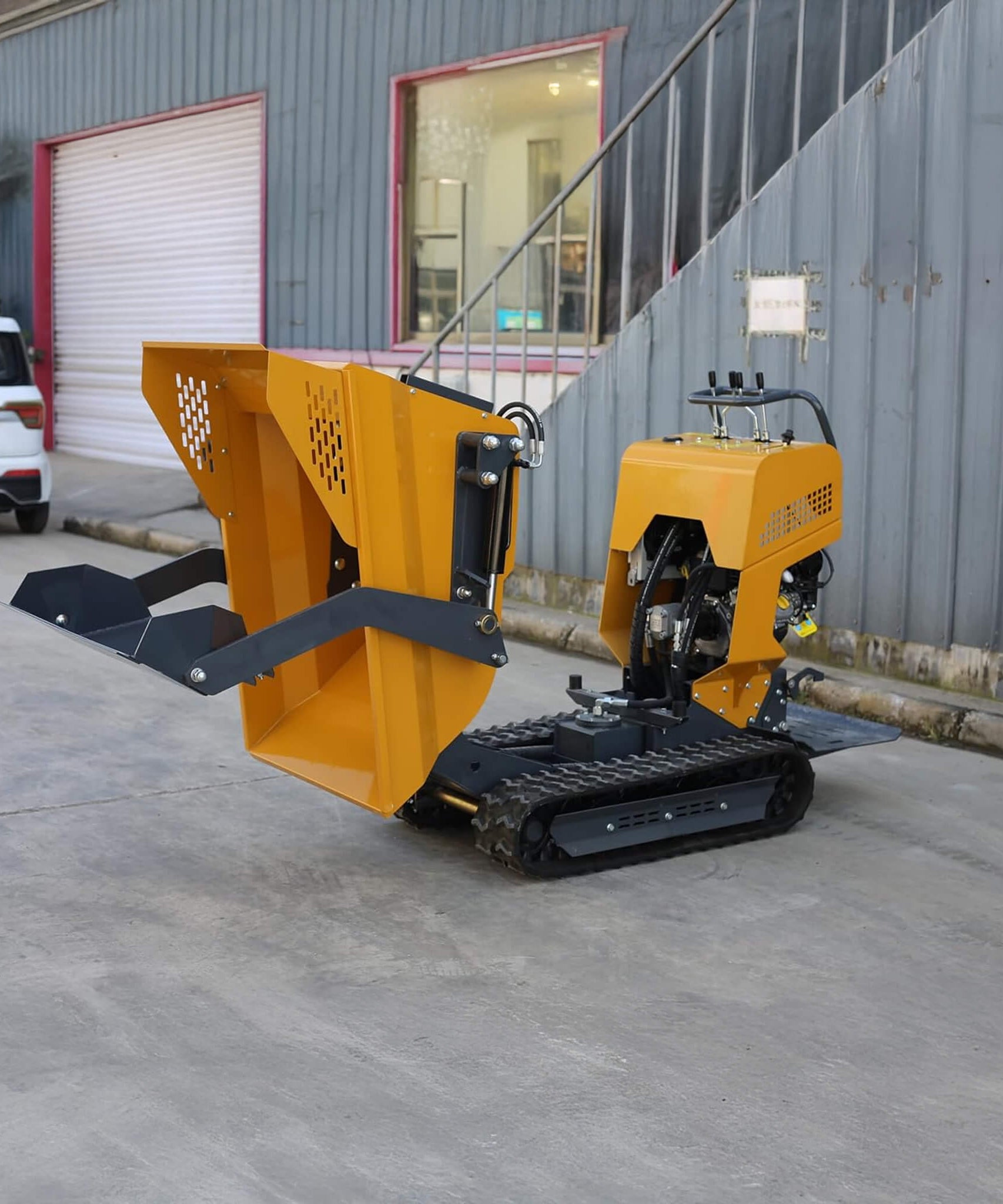 Heavy-Duty 6.5HP 1100LBS Tracked Hydraulic Dumper With Shovel (SAK62780)