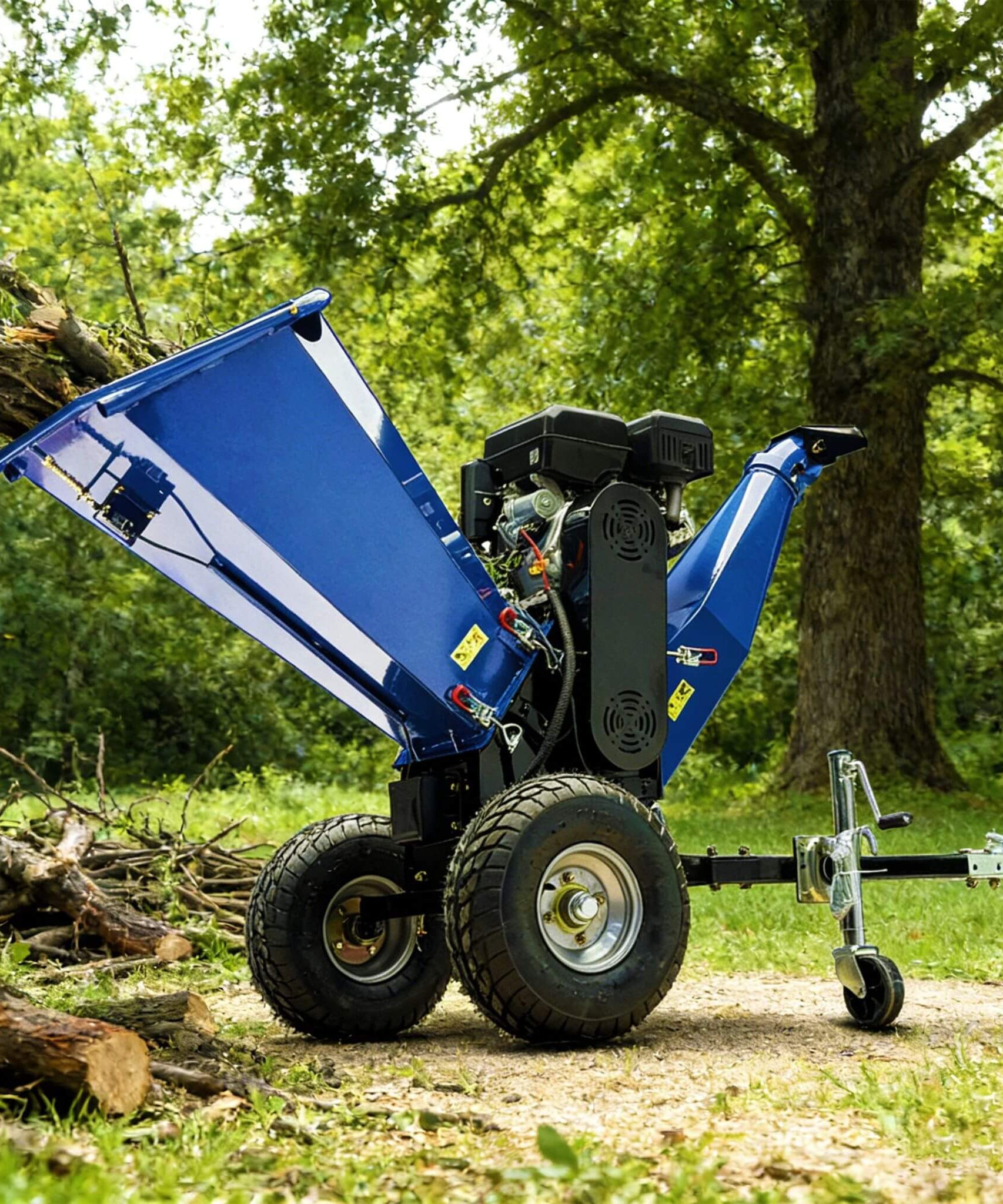 Heavy-Duty 6-Inch 15HP 420CC Towable Gas Drum Wood Chipper Shredder With Electric Start (SAK50896)