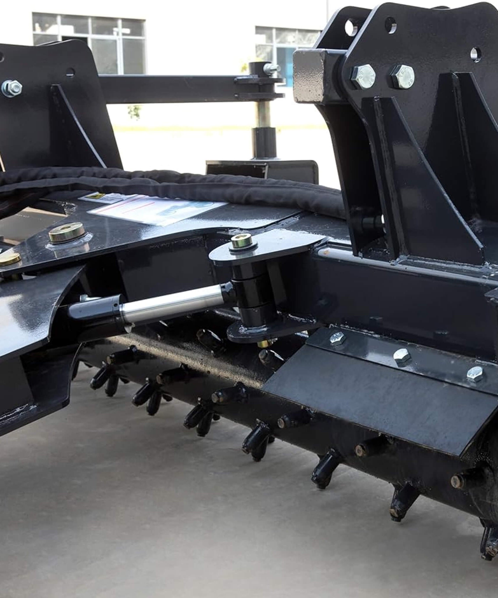 Heavy-Duty 72-Inch Hydraulic Soil Power Rake Skid Steer Attachment (SAK41827)