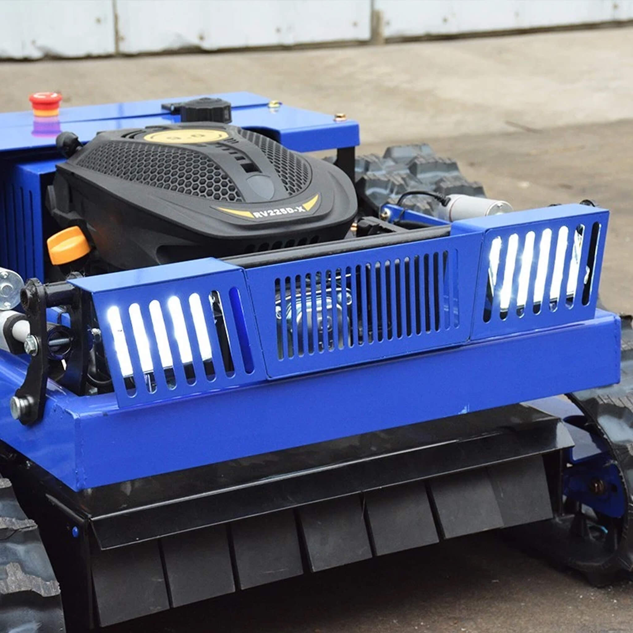 Heavy-Duty 7HP Commercial Remote-Controlled Tracked Gasoline Lawn Mower (SAK94270)