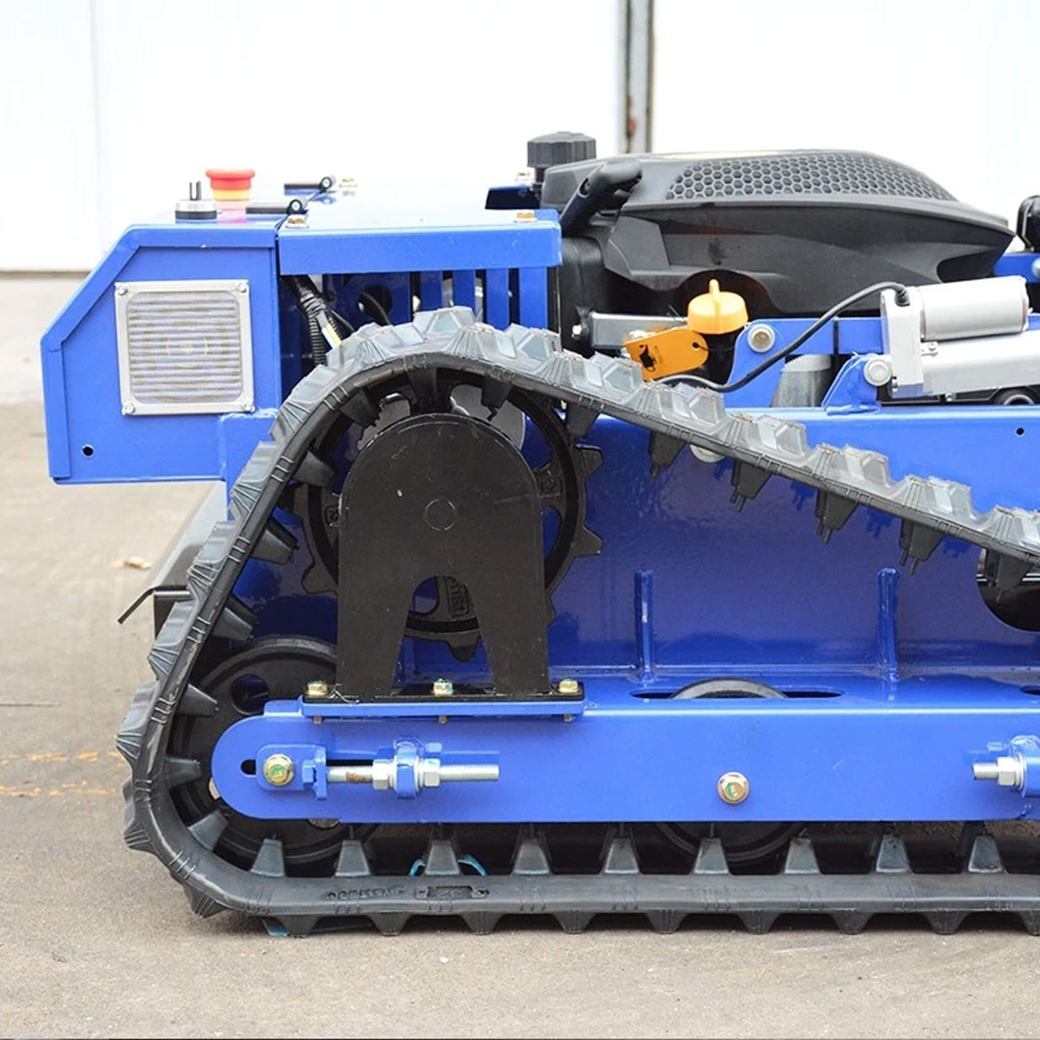 Heavy-Duty 7HP Commercial Remote-Controlled Tracked Gasoline Lawn Mower (SAK94270)