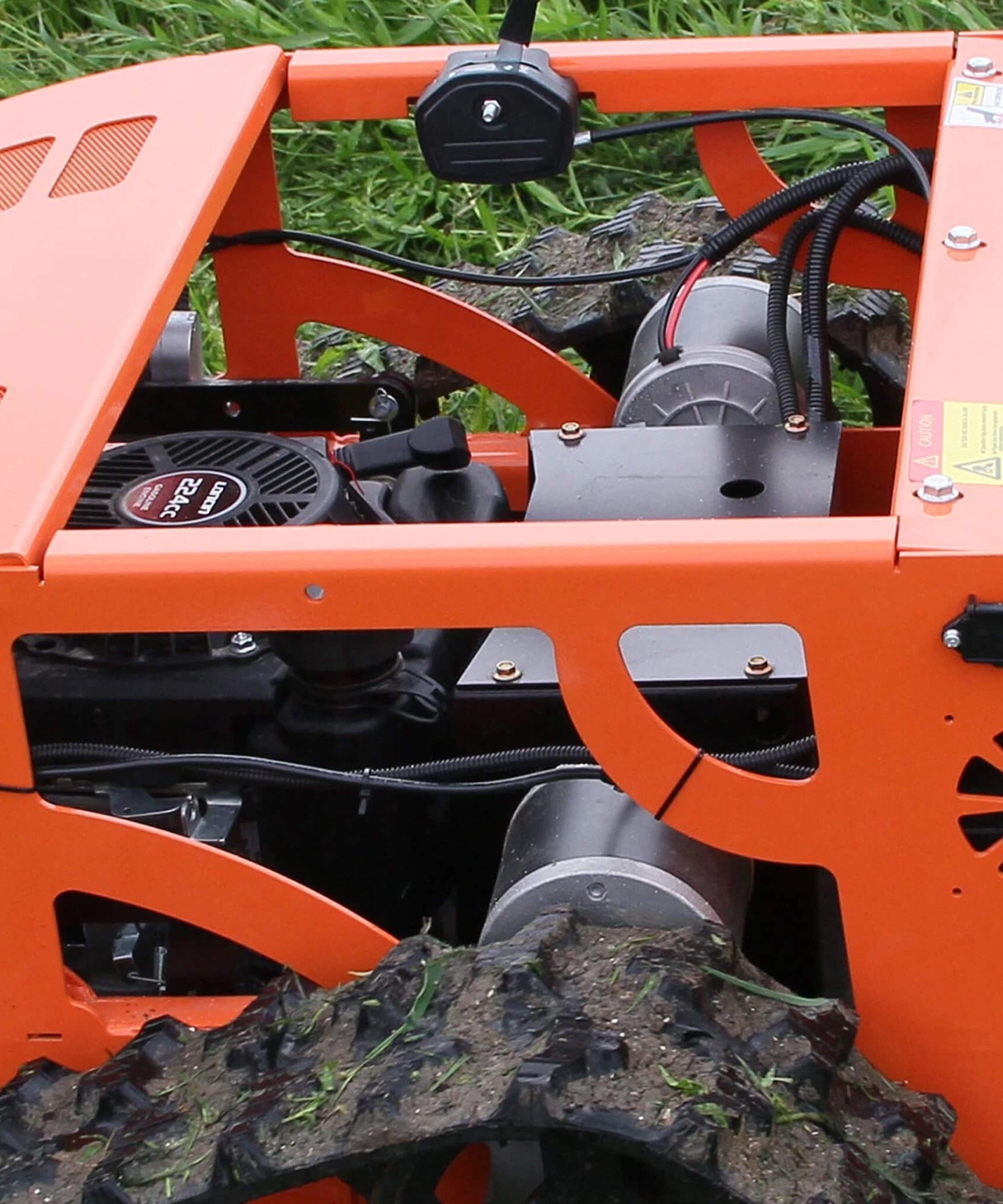 Heavy-Duty 9HP Commercial Remote-Controlled Gasoline-Powered Mower (SAK92146)