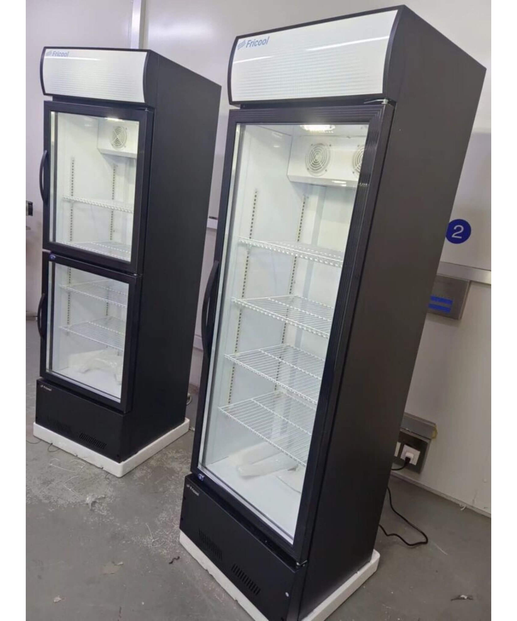 Heavy-Duty 23-Inch Commercial Single Glass Door Refrigerator With LED Lights (SAK43533)