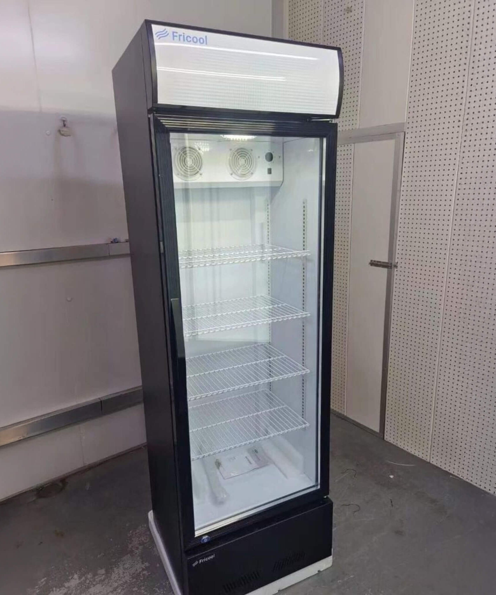 Heavy-Duty 23-Inch Commercial Single Glass Door Refrigerator With LED Lights (SAK43533)