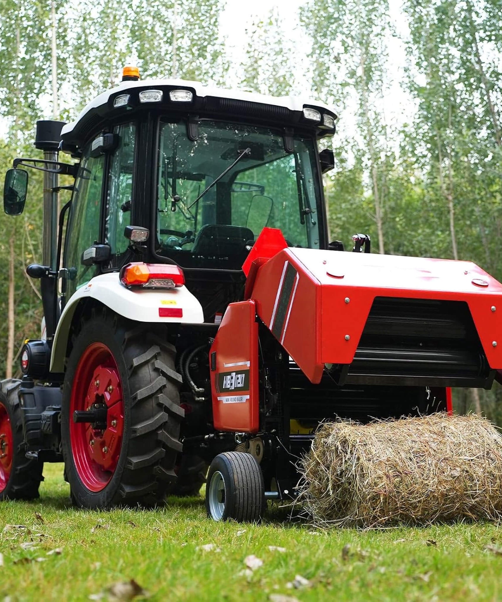 Heavy-Duty Mini Round Hay Tractor Baler With Twine Wrap (SAK36194)
