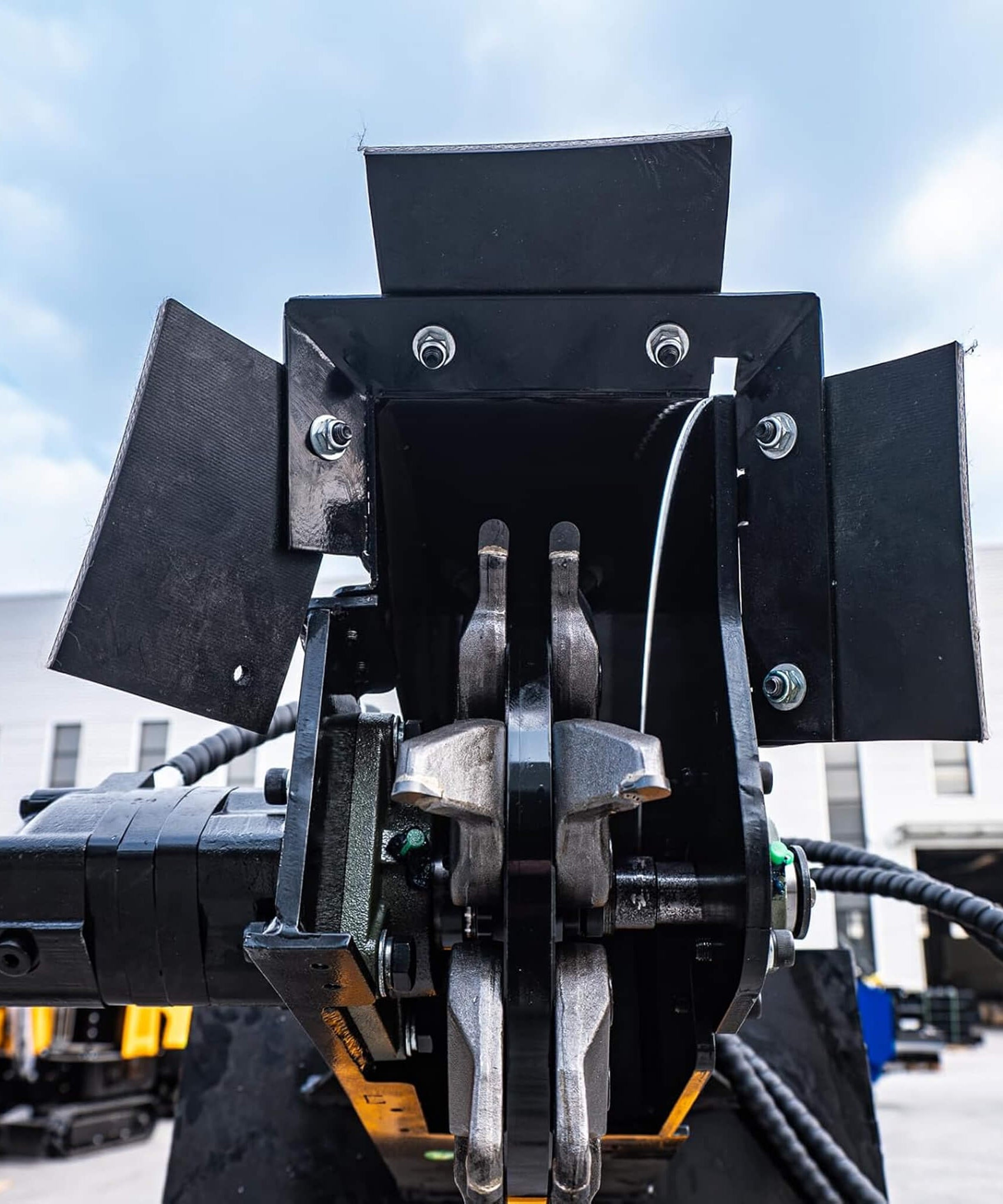 Heavy-Duty Mini Skid Steer Stump Grinder Attachment With Carbide Steel Teeth (SAK57481)