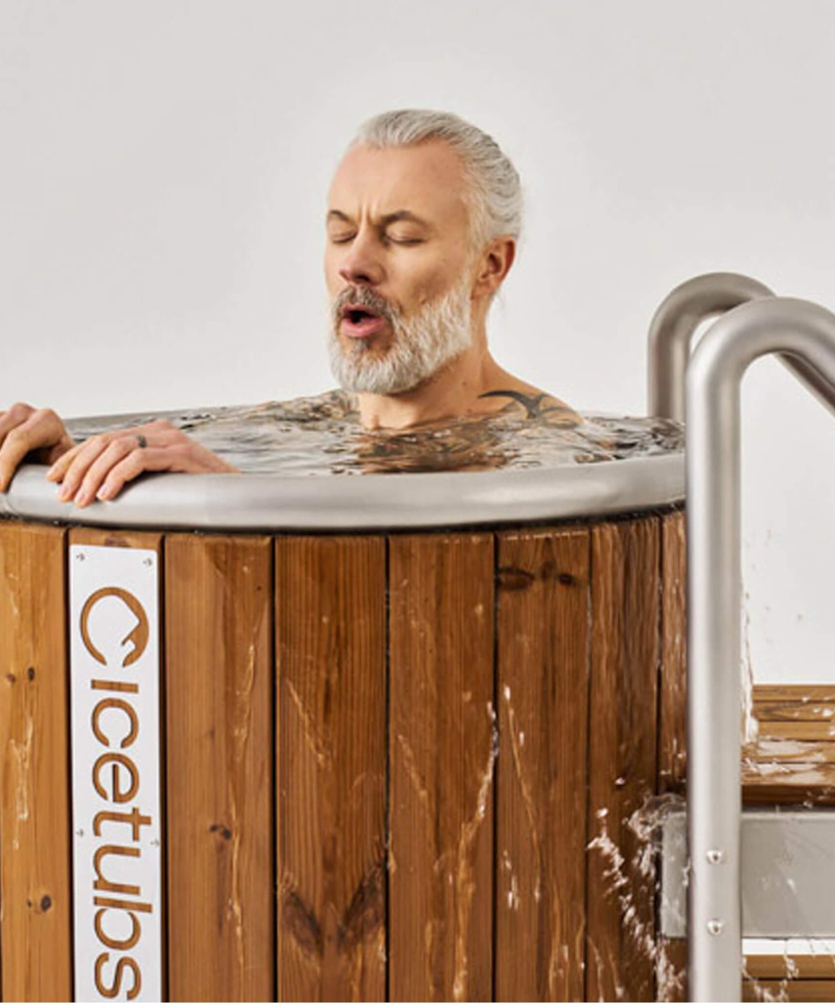 Icetubs IceBarrel Thermowood And Fiberglass Cold Plunge Immersion Tub (SAK68129)