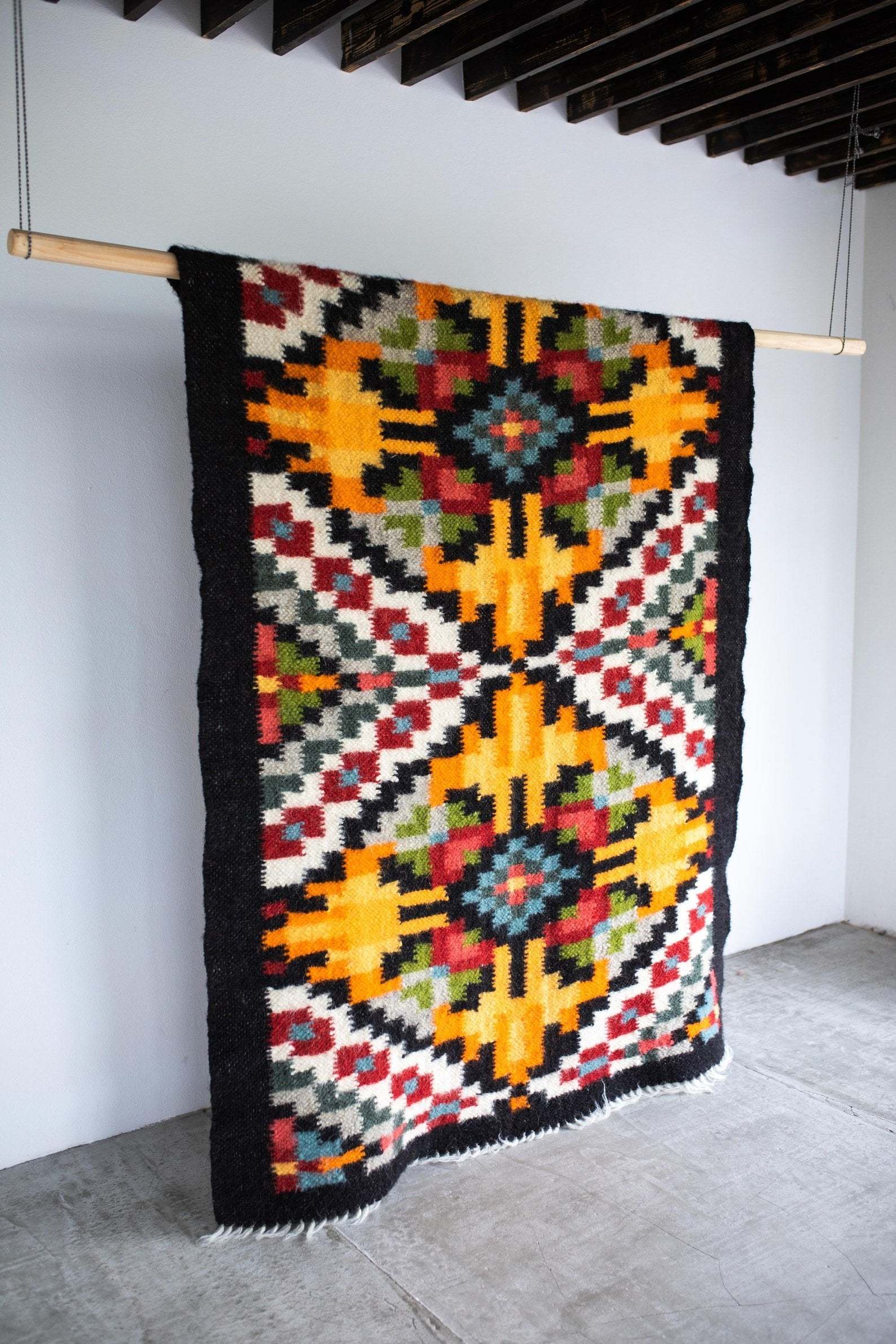 Traditional Handwoven Carpathian Wool Lizhnyk