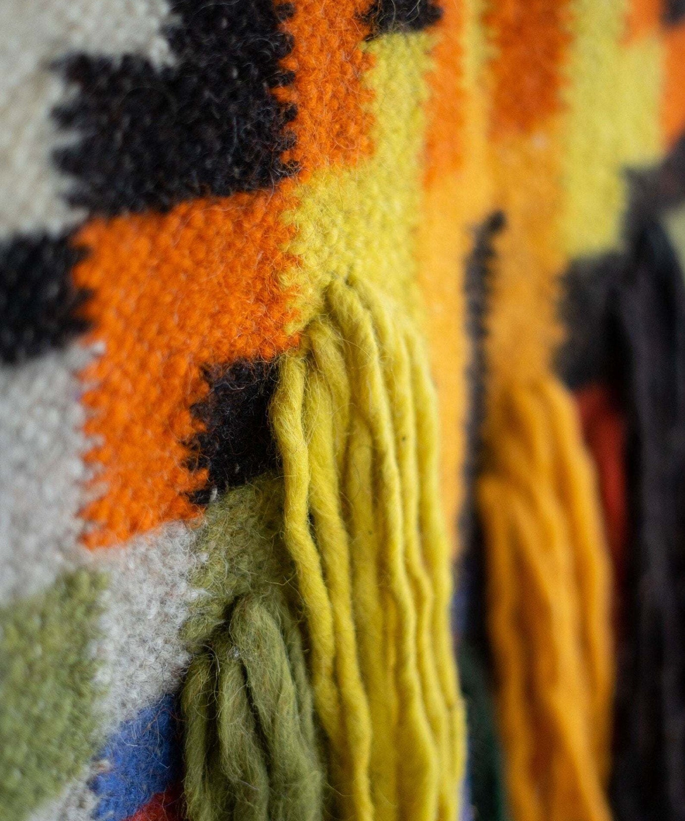 Wandbehang aus Wolle mit traditionellem Karpatenmuster