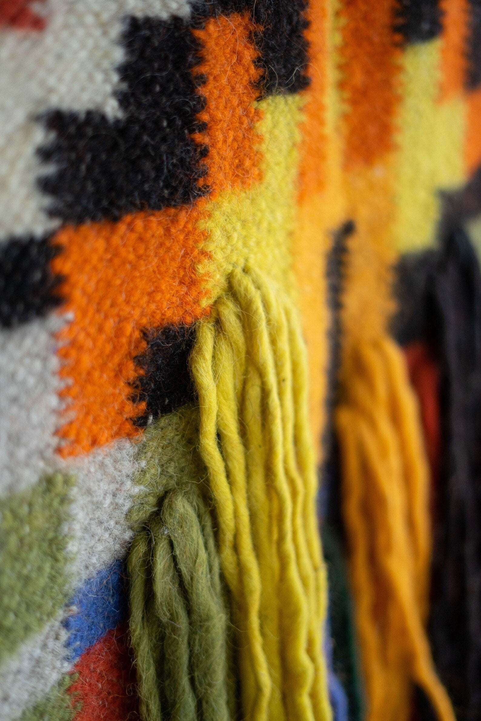 Wandbehang aus Wolle mit traditionellem Karpatenmuster