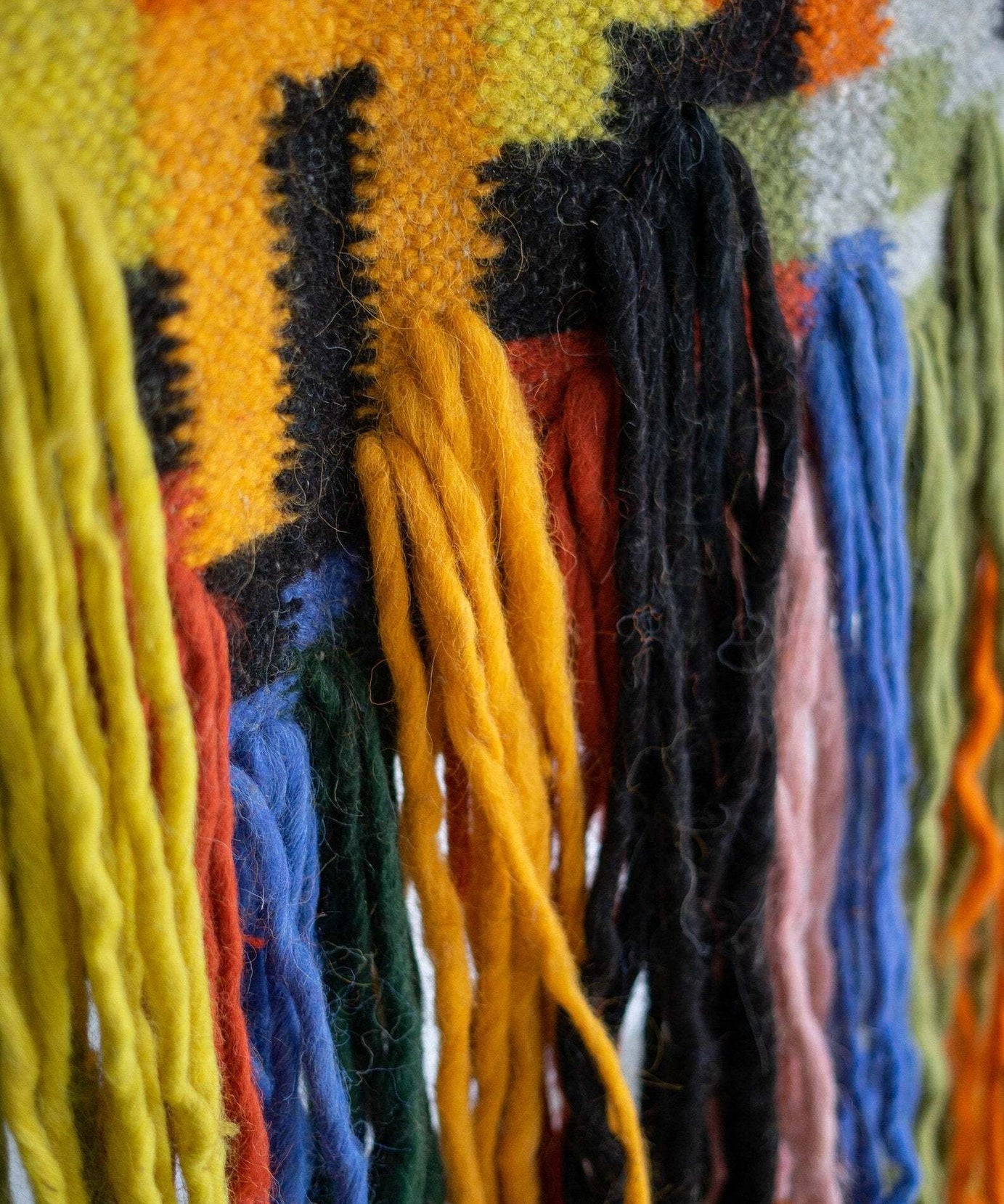 Wandbehang aus Wolle mit traditionellem Karpatenmuster